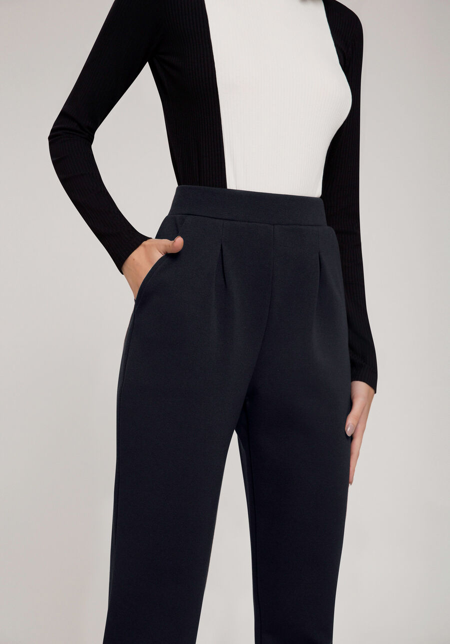 Calça em Malha com Bolso e Pregas, PRETO REATIVO. Calça em Malha com Bolso e Pregas, PRETO REATIVO, large.