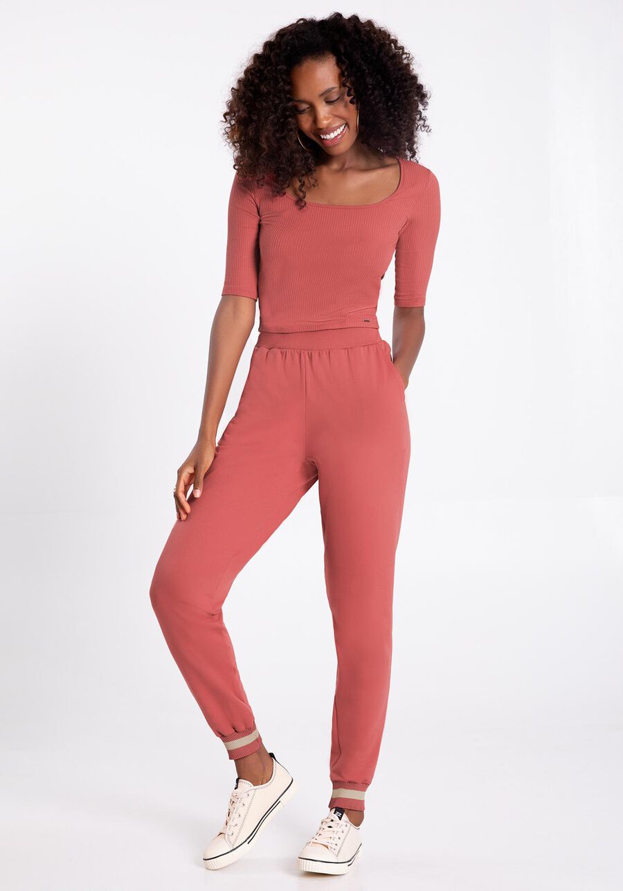 Calça em Malha com Bolso e Retilínea, VERMELHO CEDRO-ROSA. Calça em Malha com Bolso e Retilínea, VERMELHO CEDRO-ROSA, large.