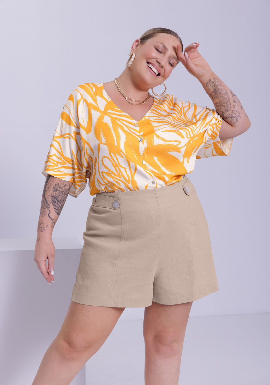 Camisa Manga Curta Plus Size em Viscose Estampada, ERVA DOCE AMARELO. Camisa Manga Curta Plus Size em Viscose Estampada, ERVA DOCE AMARELO, large.