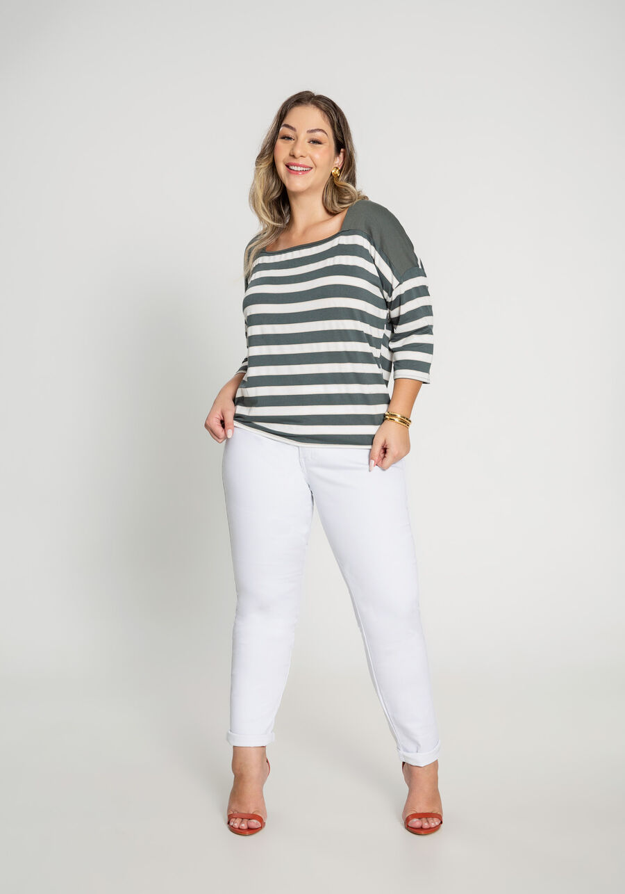 Blusa Manga 3/4 em Malha Listrada Plus Size, VERDE FURIA. Blusa Manga 3/4 em Malha Listrada Plus Size, VERDE FURIA, large.
