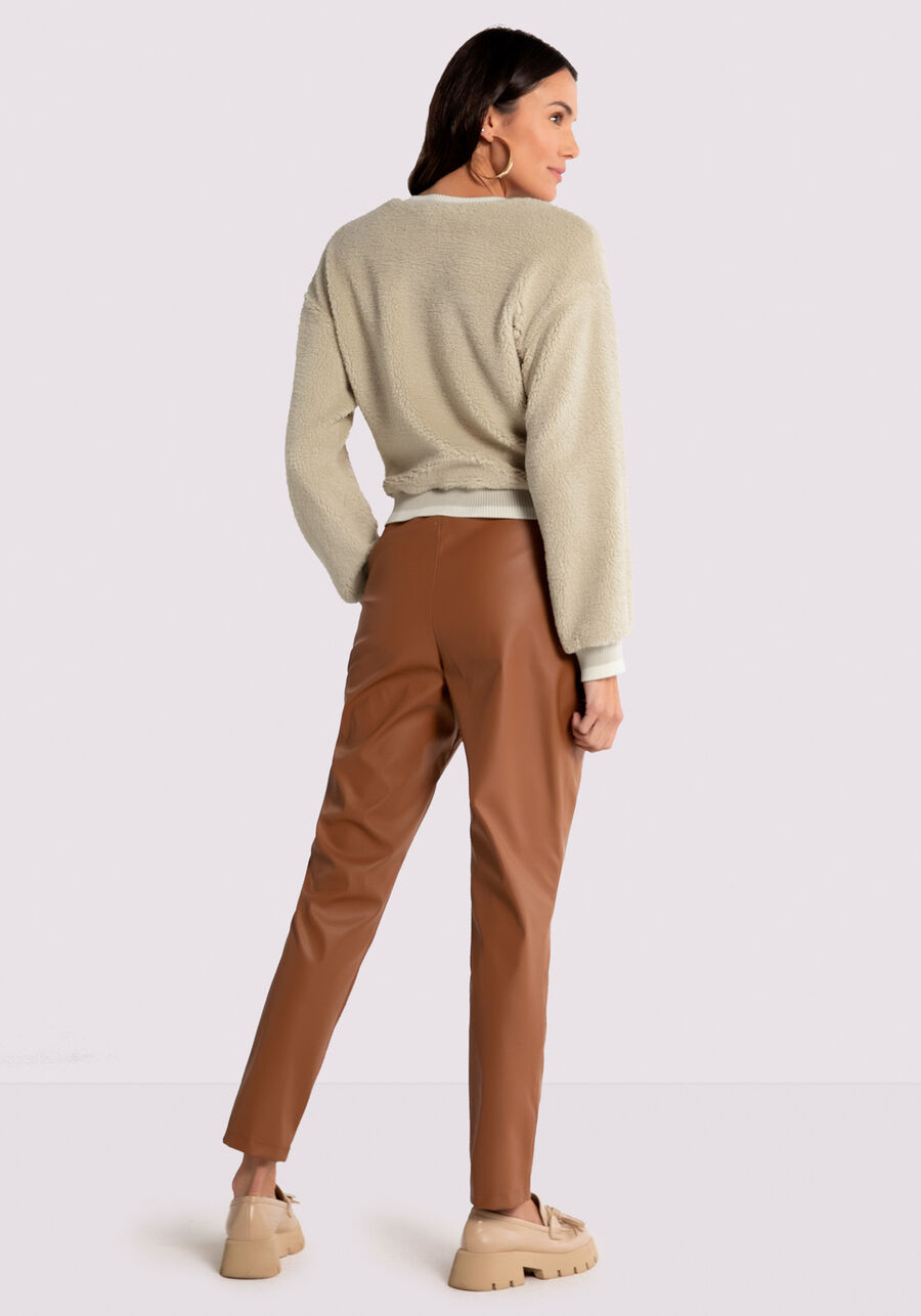 Blusão em Pelo Carneirinho com Retilínea, . Blusão em Pelo Carneirinho com Retilínea, , large.