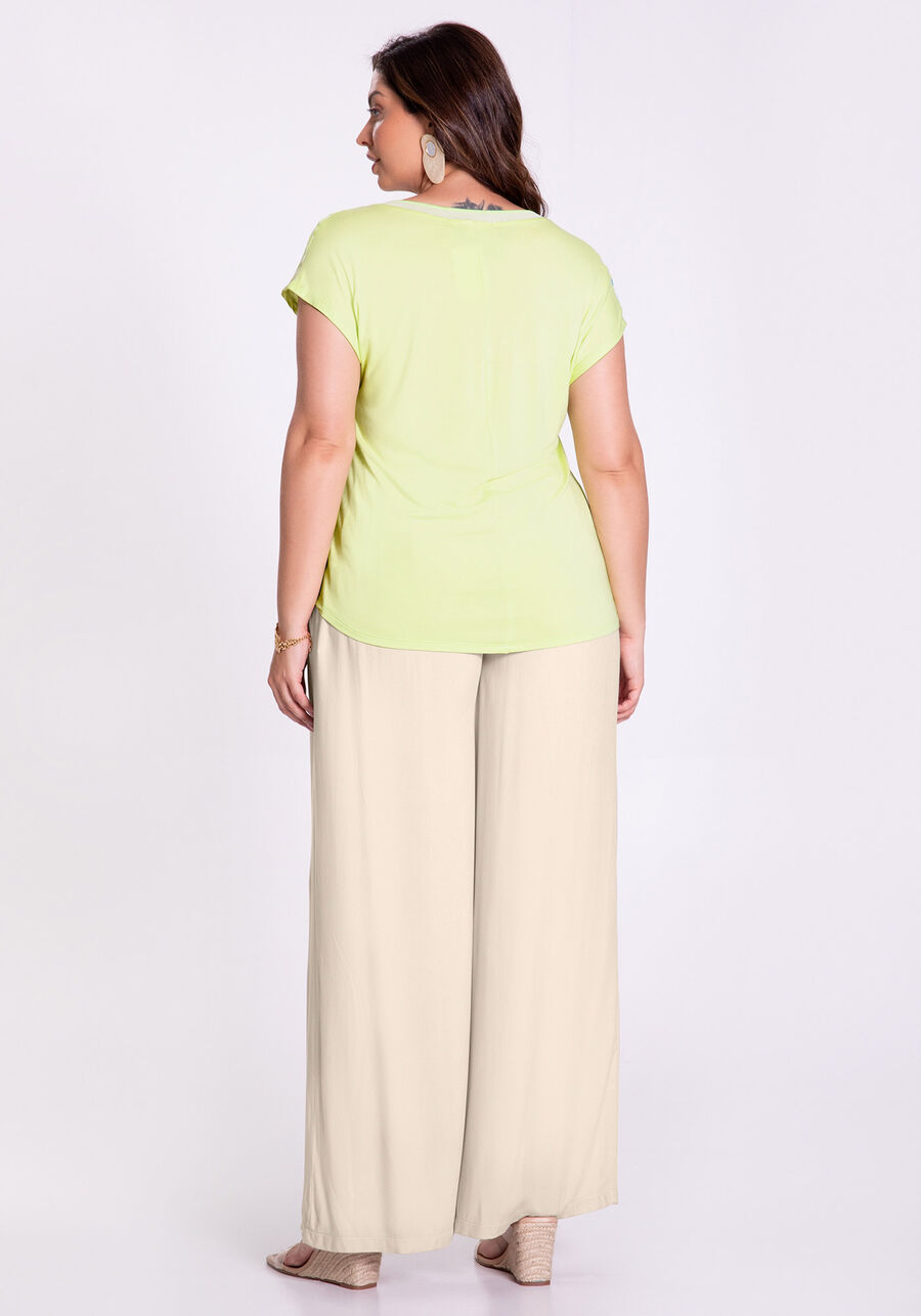 Blusa Plus Size Estampada com Decote V Retilínea, , large.
