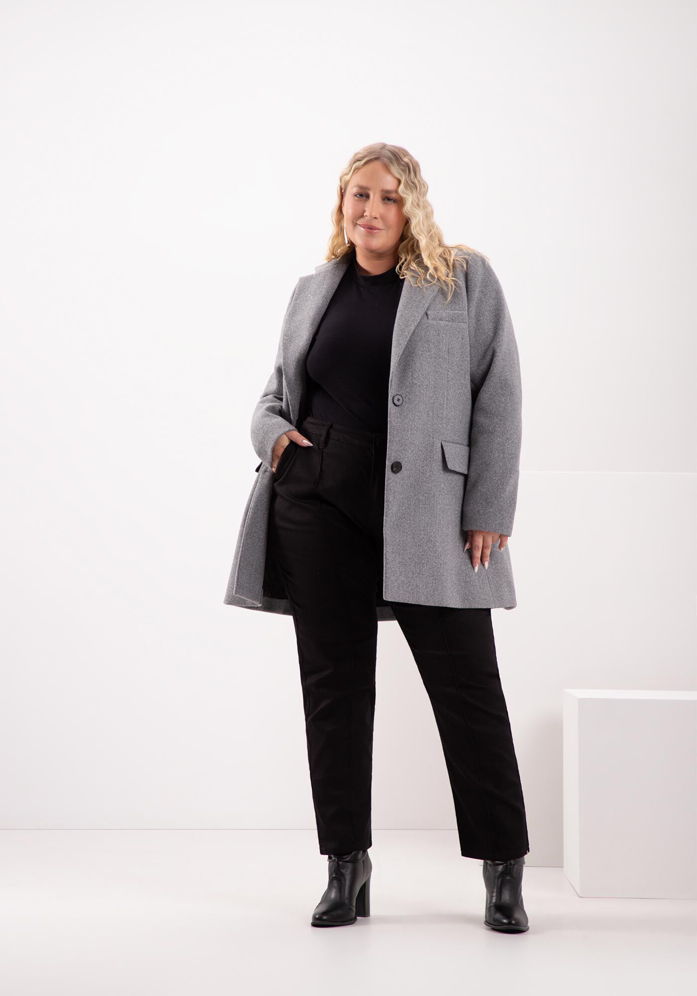 Casaco Plus Size de L&atilde; Batida, CINZA, large.