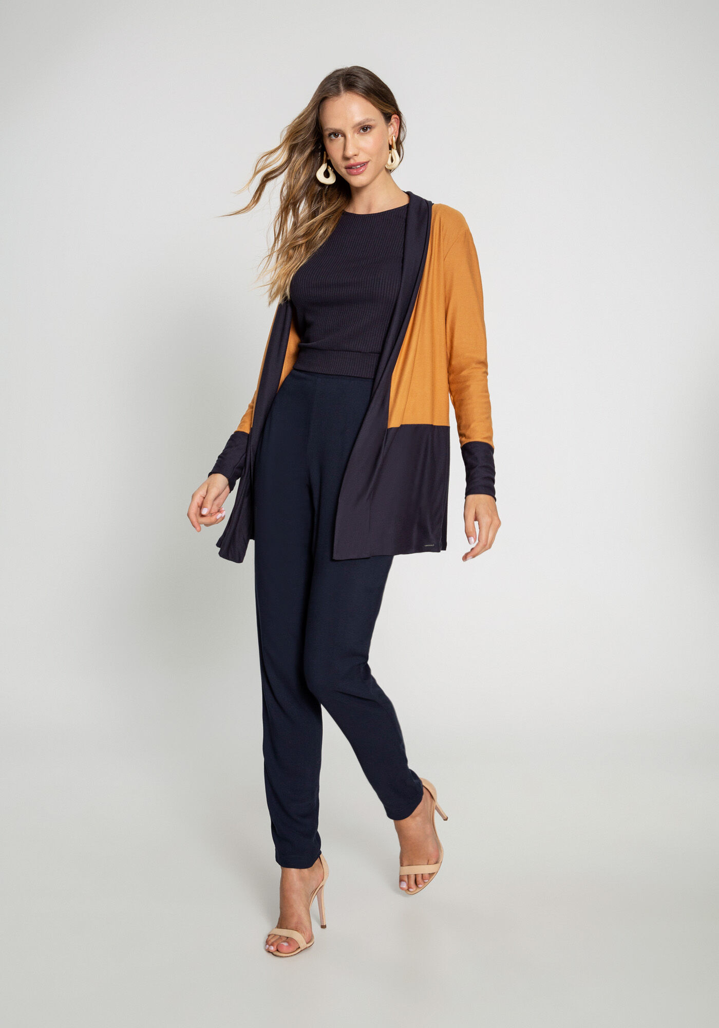 Cardigan Alongado em Malha Crepe com Recortes, BEGE BOOK, large.