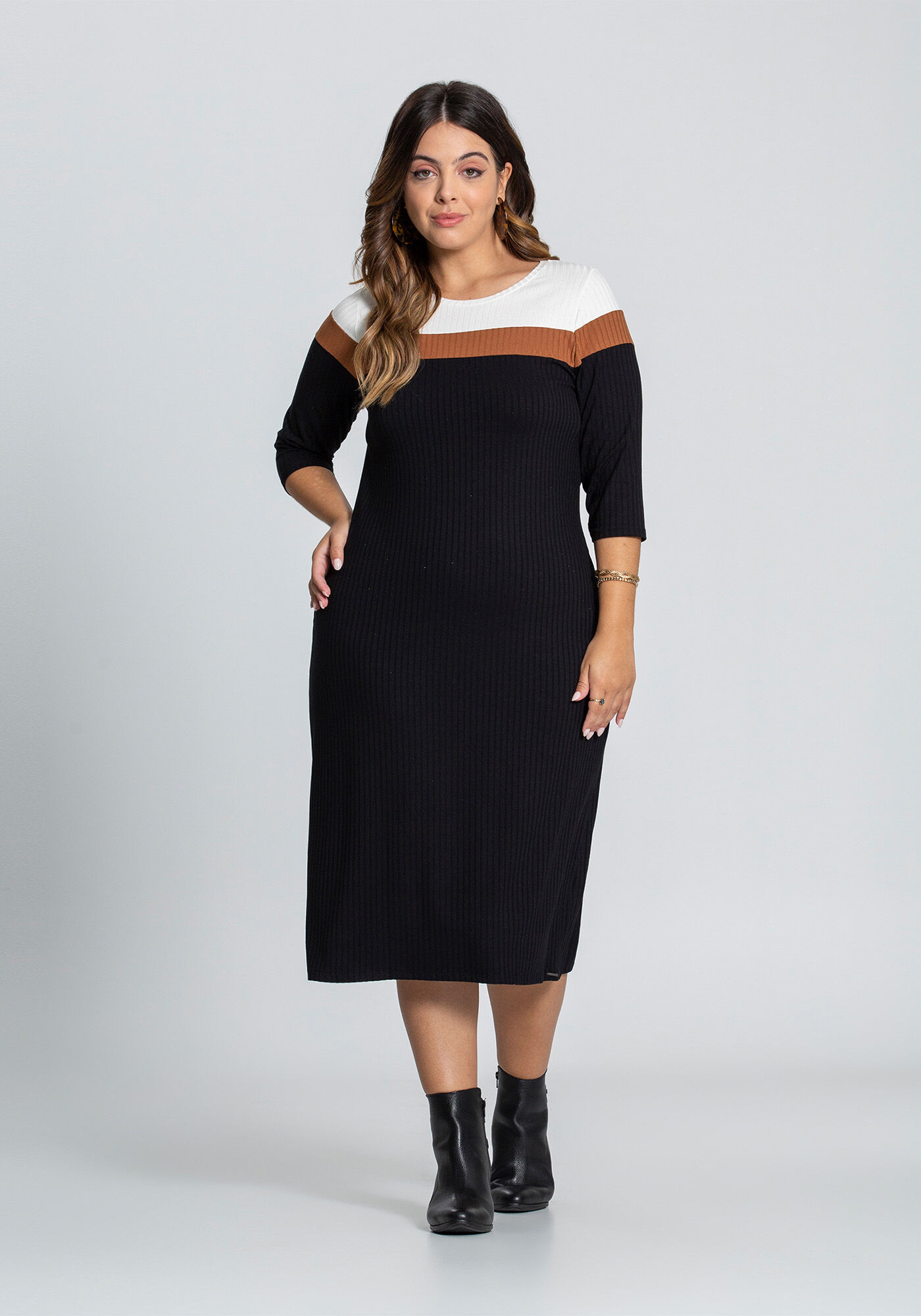 Vestido midi canelado plus hot sale size