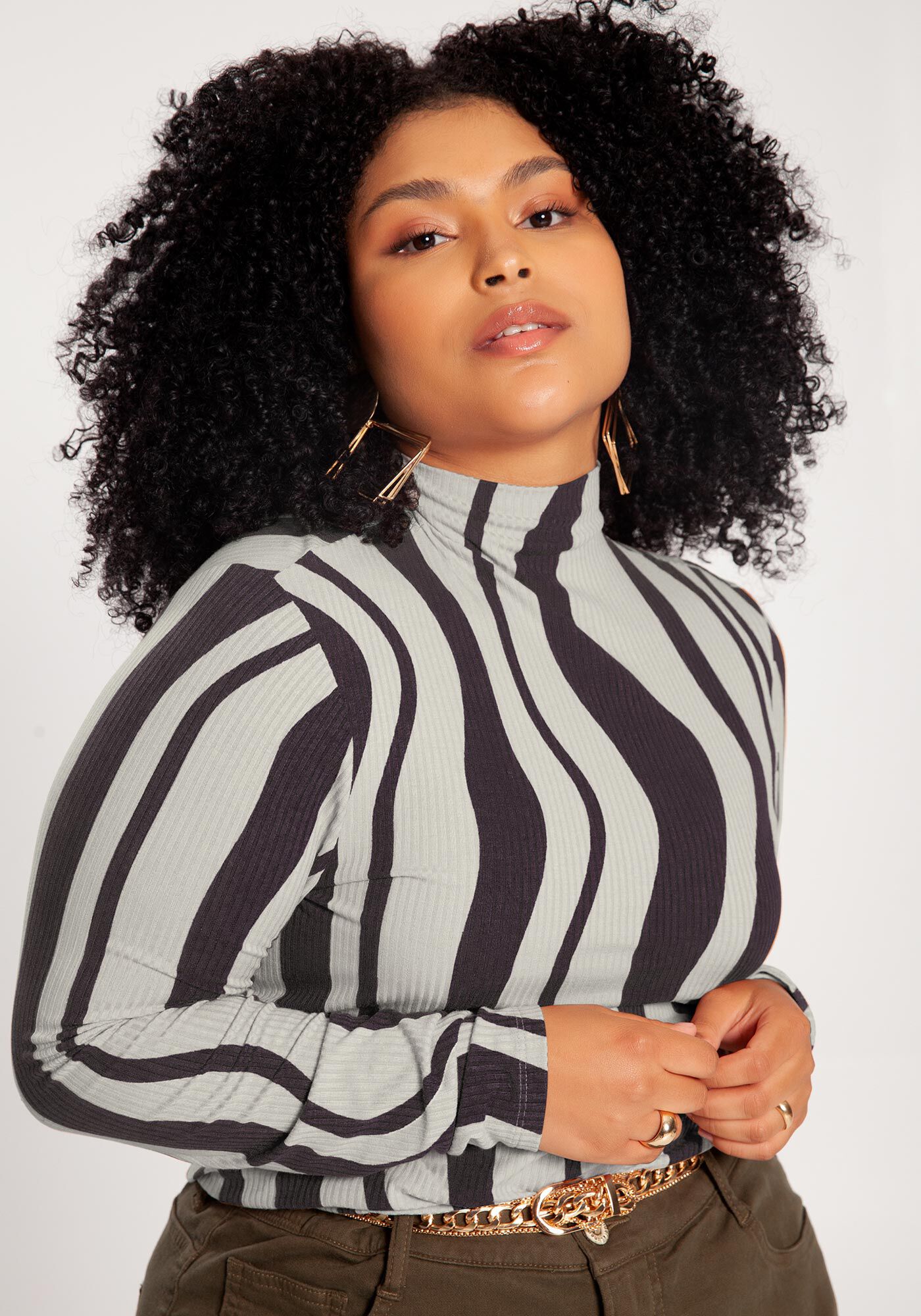 Blusa Plus Size em Viscose com Gola Alta, PASSARELA VIOLETA, large.