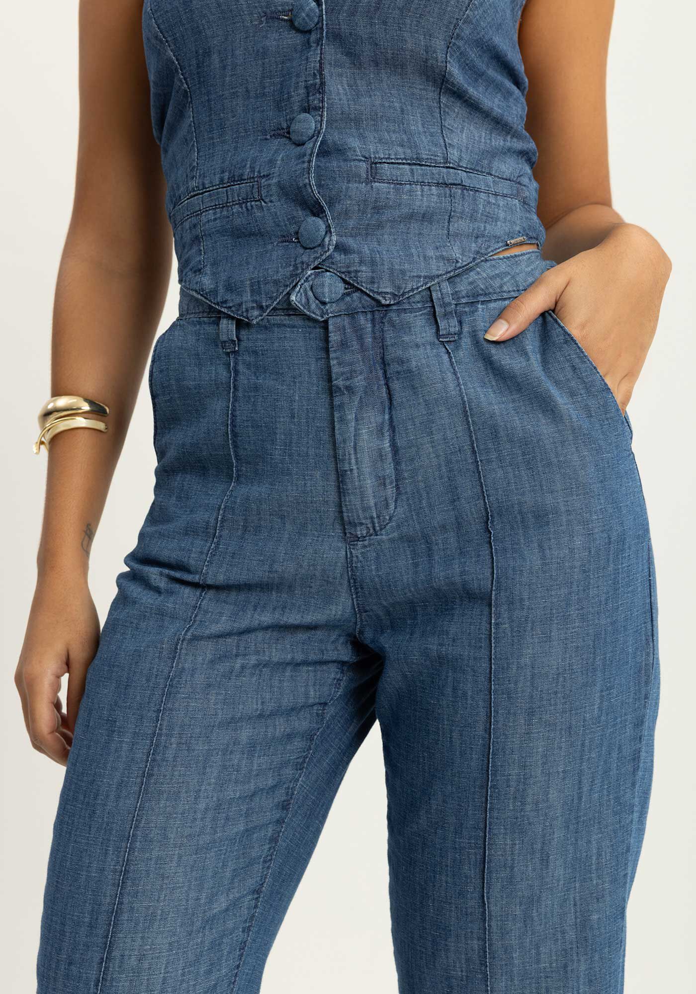 Cal&ccedil;a Jeans Reta Com Cintura Alta E Bot&atilde;o Forrado, , large.