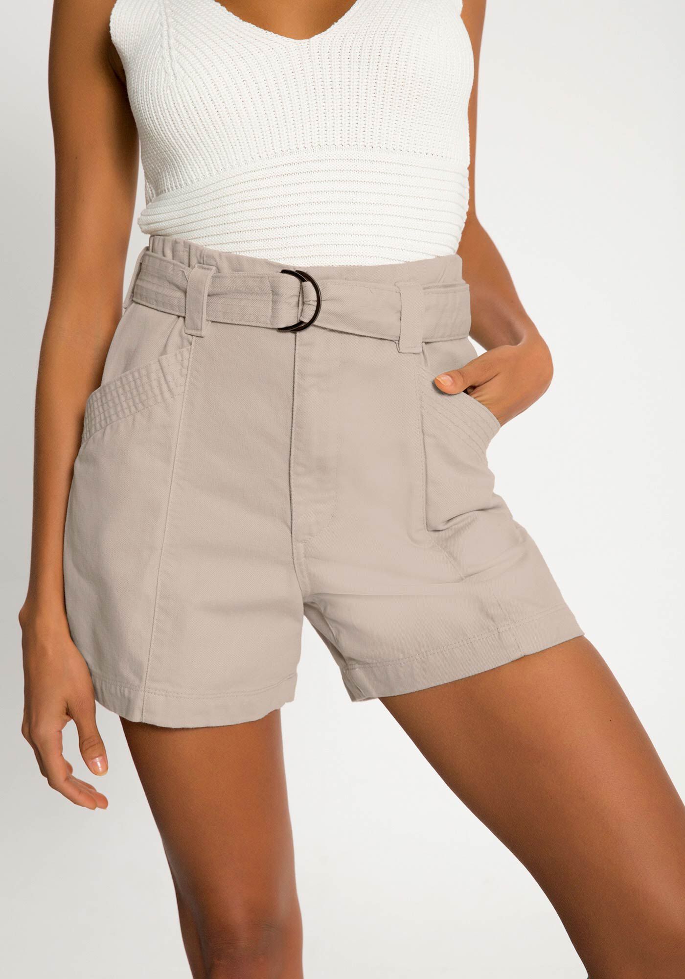 Short con cinto 2025