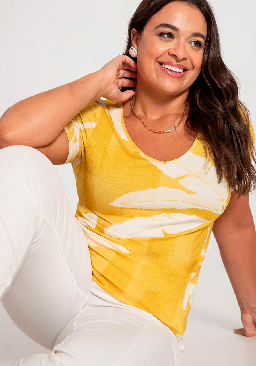 Blusa em Viscose Estampada Plus Size, AMARELO SOLE. Blusa em Viscose Estampada Plus Size, AMARELO SOLE, large.