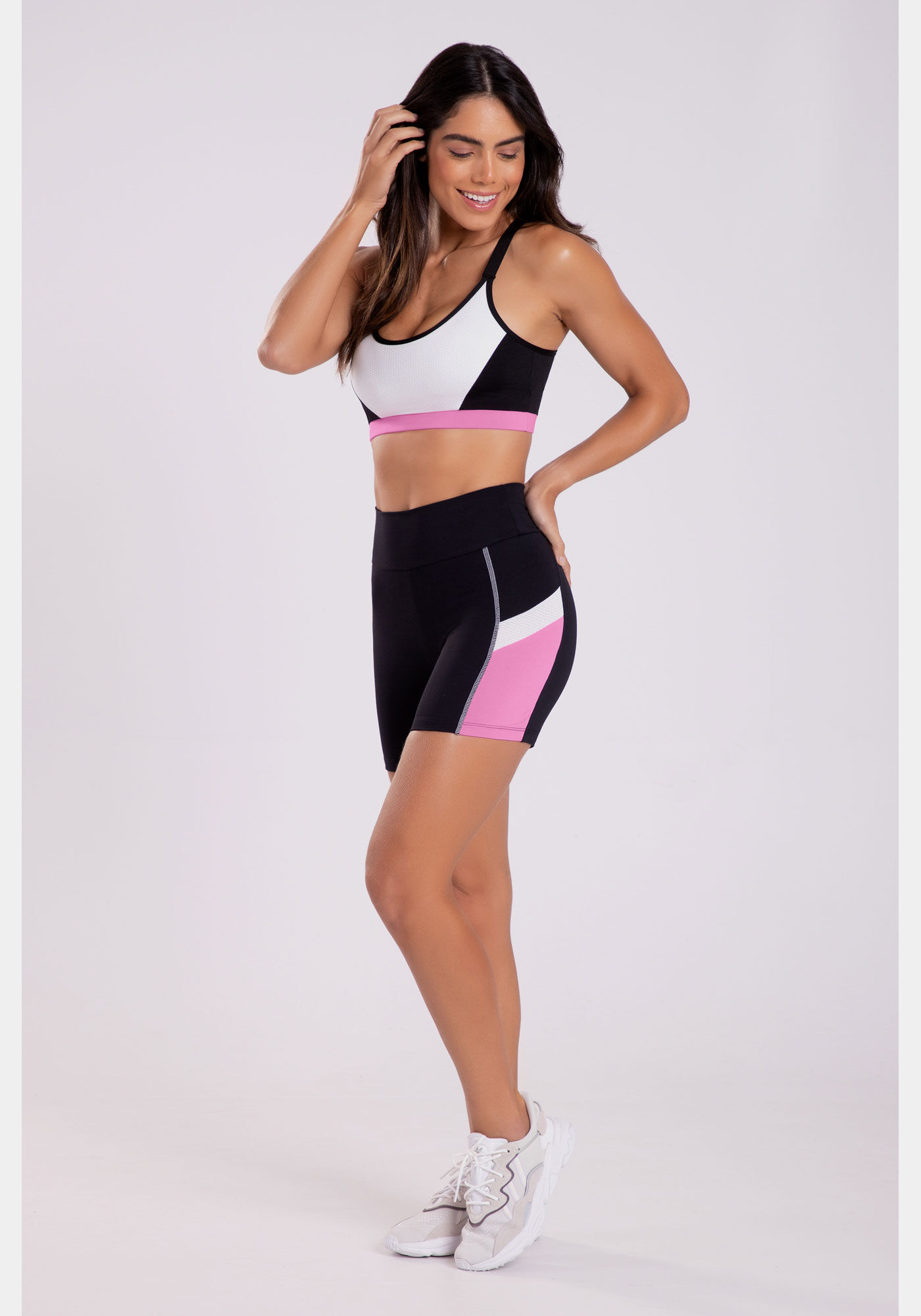 Shorts Cintura M&eacute;dia com Recortes, PRETO REATIVO, large.