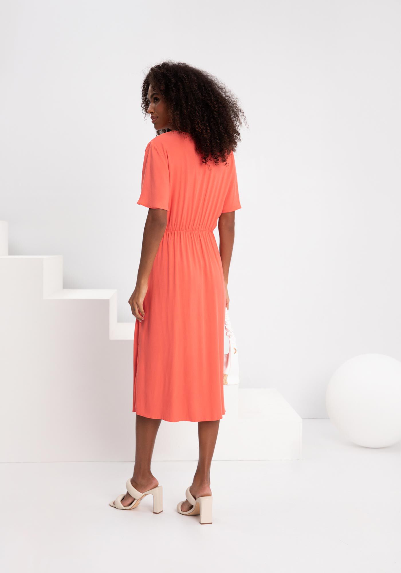 Vestido Midi Com Manga Fluida E Abertura Lateral Em Viscose, , large.