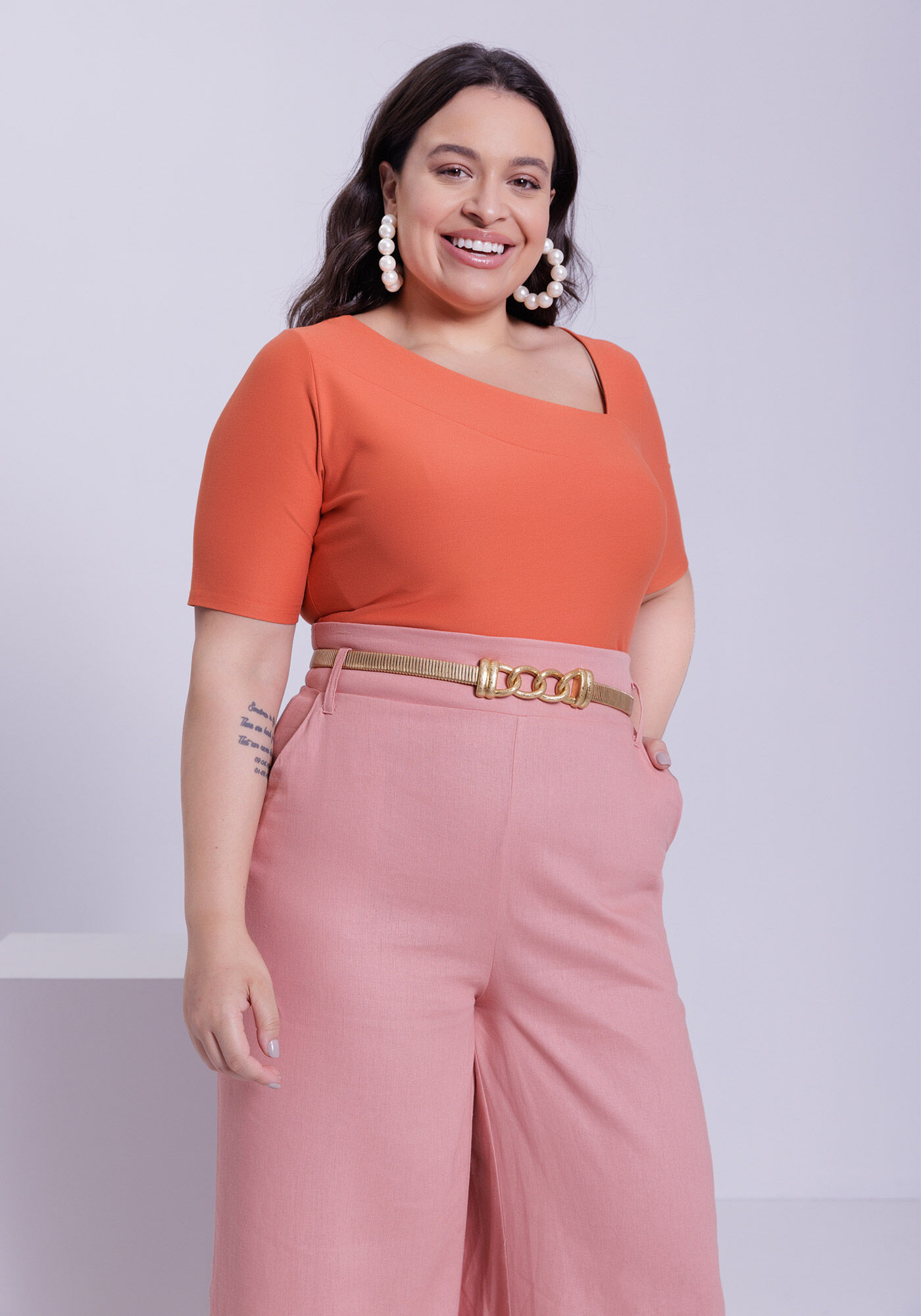 Blusa Manga Curta Plus Size com Decote Assim&eacute;trico, , large.