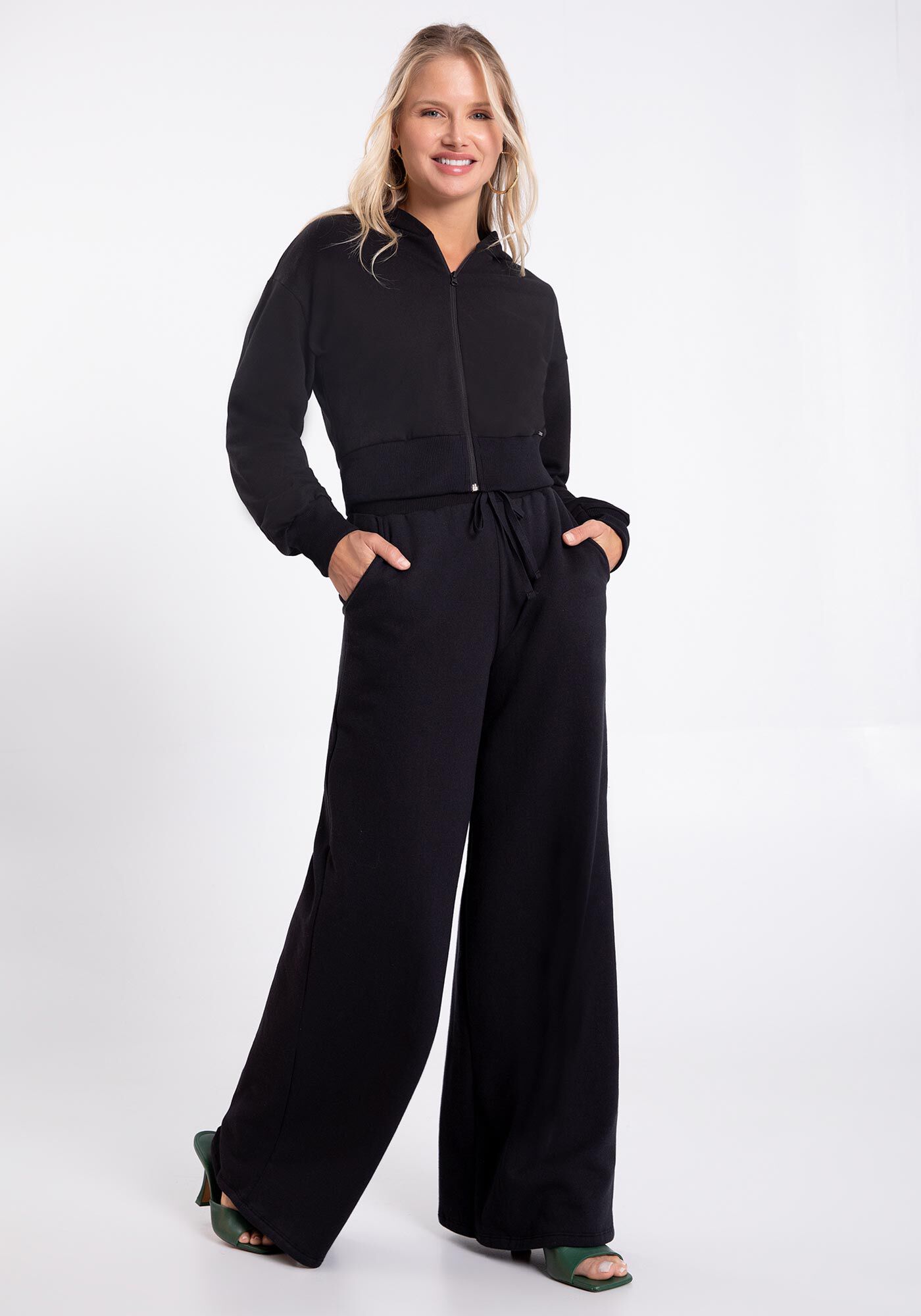 Jaqueta Cropped B&aacute;sica em Moletom, PRETO REATIVO, large.