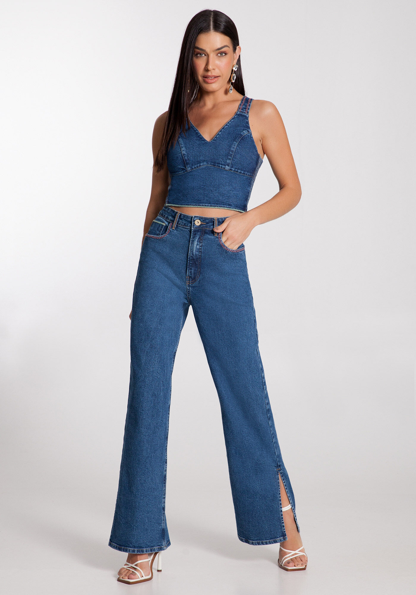 Cal a Jeans Wide Leg Chapa Barriga com Bordado