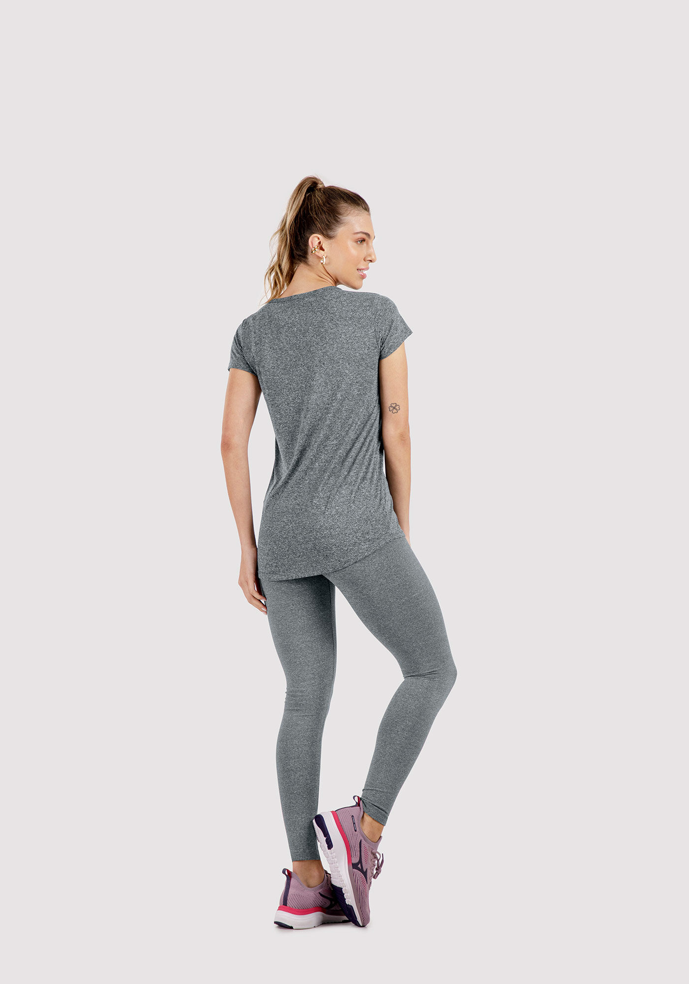 Blusa B&aacute;sica De Mangas Curtas Em Malha De Poliamida, , large.