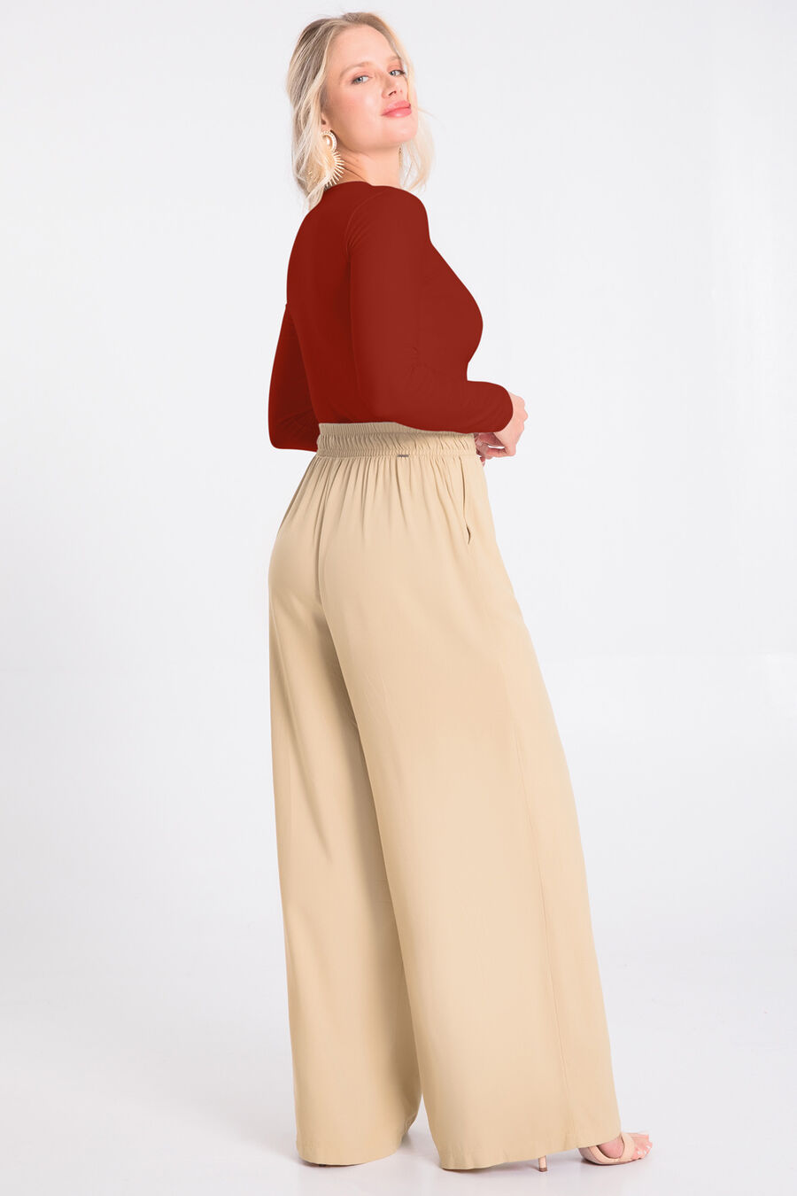 Blusa Manga Longa Básica em Malha com Decote V, VERMELHO CRAPE. Blusa Manga Longa Básica em Malha com Decote V, VERMELHO CRAPE, large.