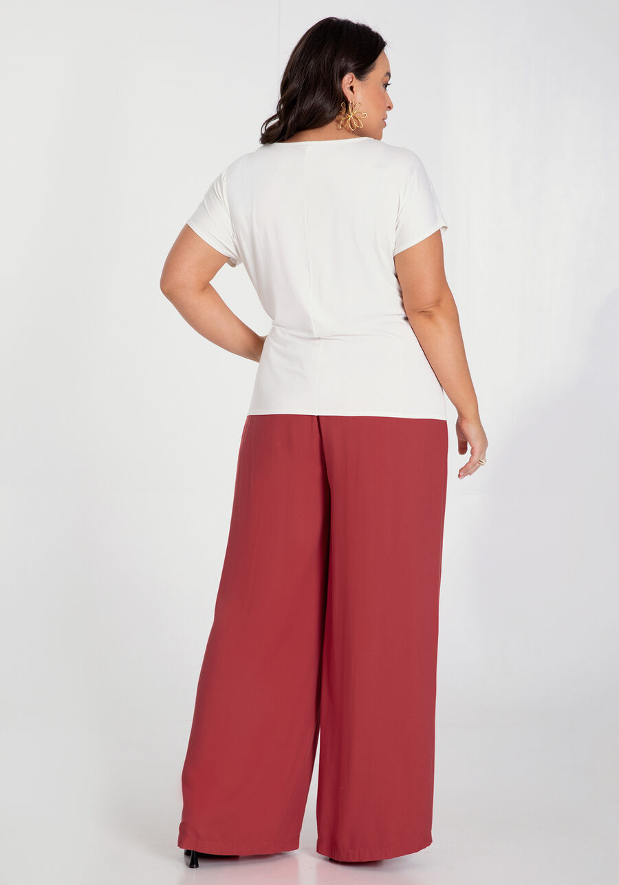 Blusa Plus Size em Malha Viscose com Detalhe Decote, , large.