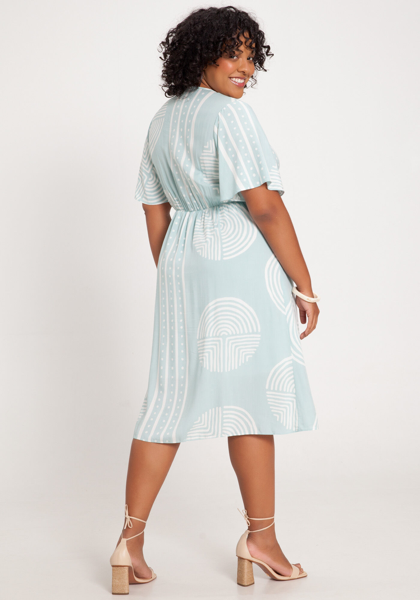 Vestido plus deals size transpassado