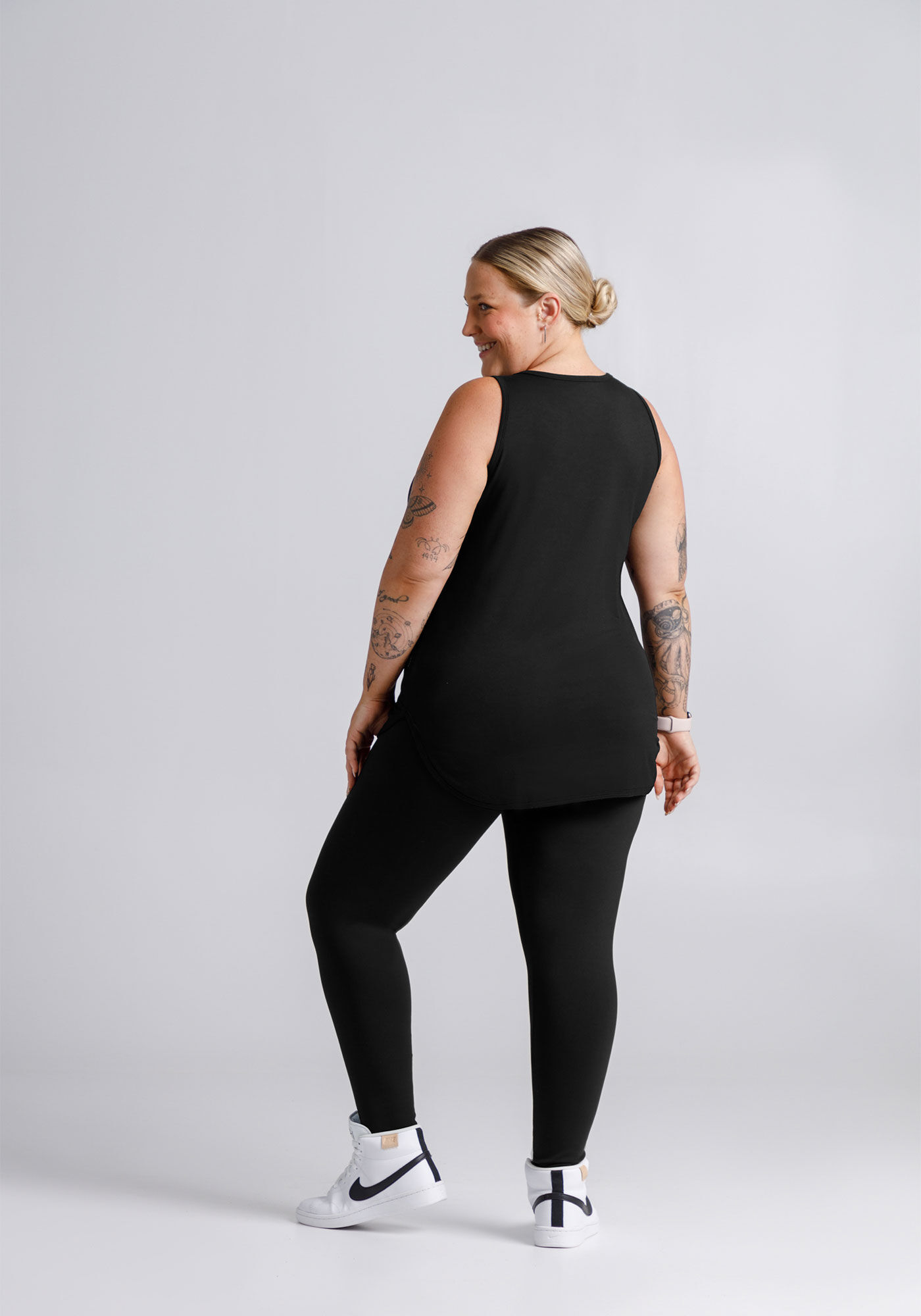 Cal&ccedil;a Legging Com Prote&ccedil;&atilde;o UV E C&oacute;s Largo Malha De Poliamida, PRETO REATIVO, large.