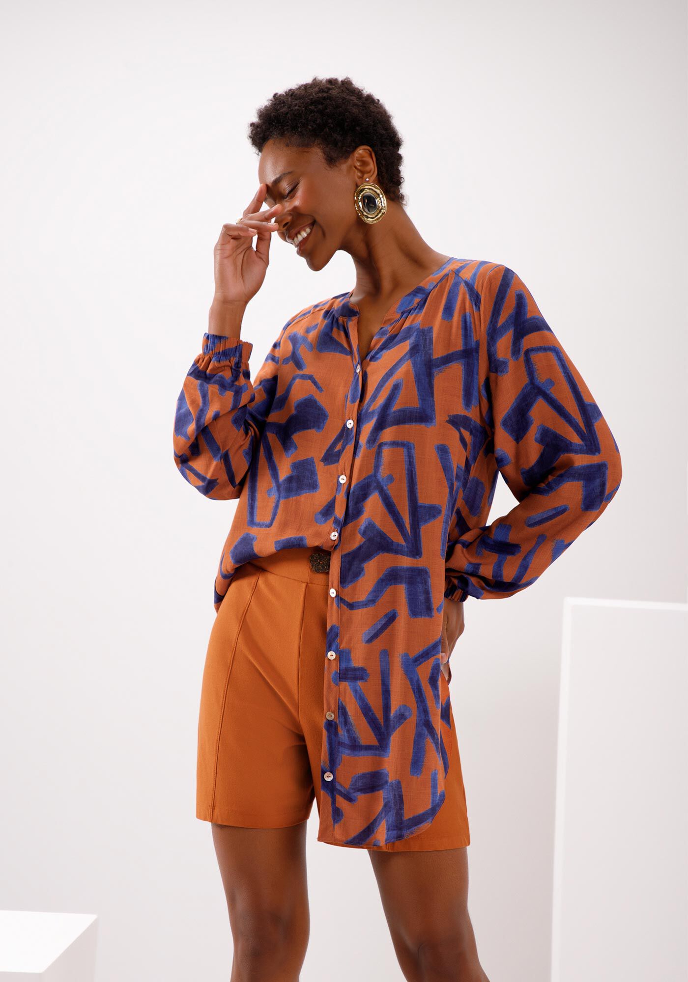 Camisa Alongada De Mangas Longas Com Gola Padre, ABRACO LARANJA, large.