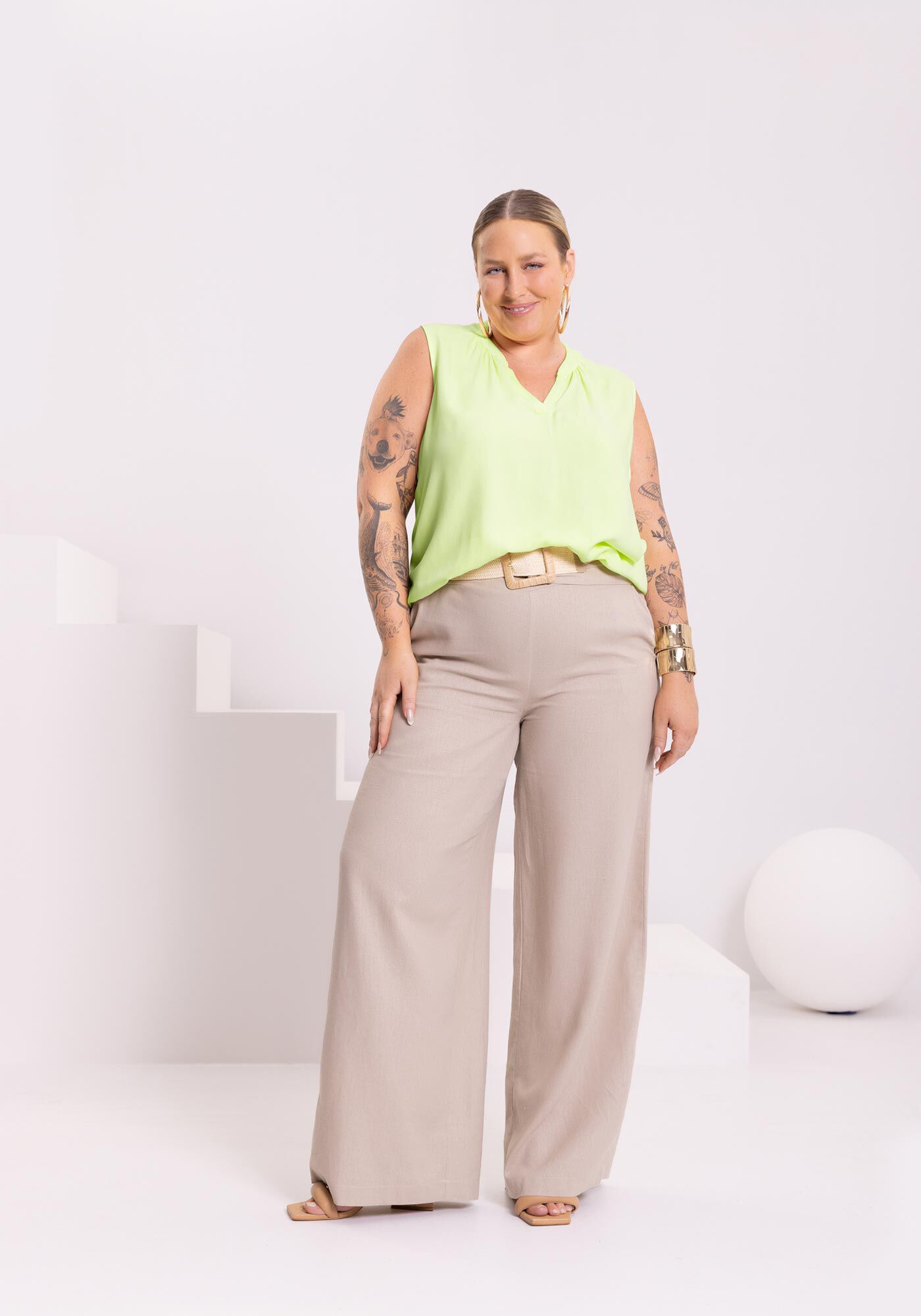 Blusa Com Decote Em V E Gola Drapeada Em Viscose Respons&aacute;vel, , large.