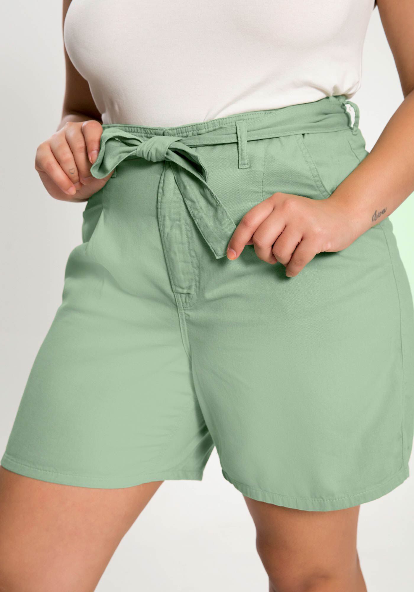Shorts Sarja Plus Size Clochard com Cinto, , large.