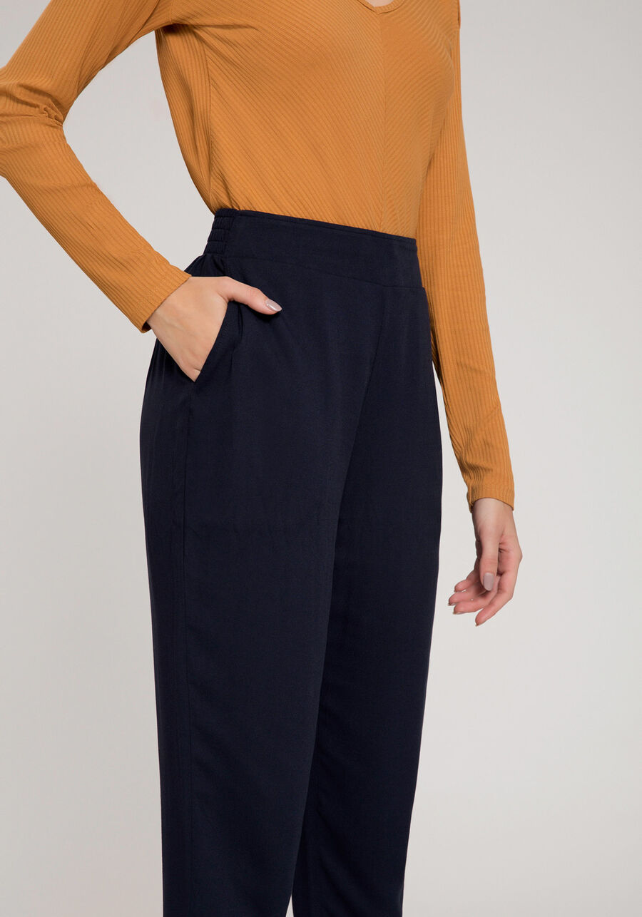 Calça Reta em Viscose com Bolsos, MARINHO IMPERIO. Calça Reta em Viscose com Bolsos, MARINHO IMPERIO, large.