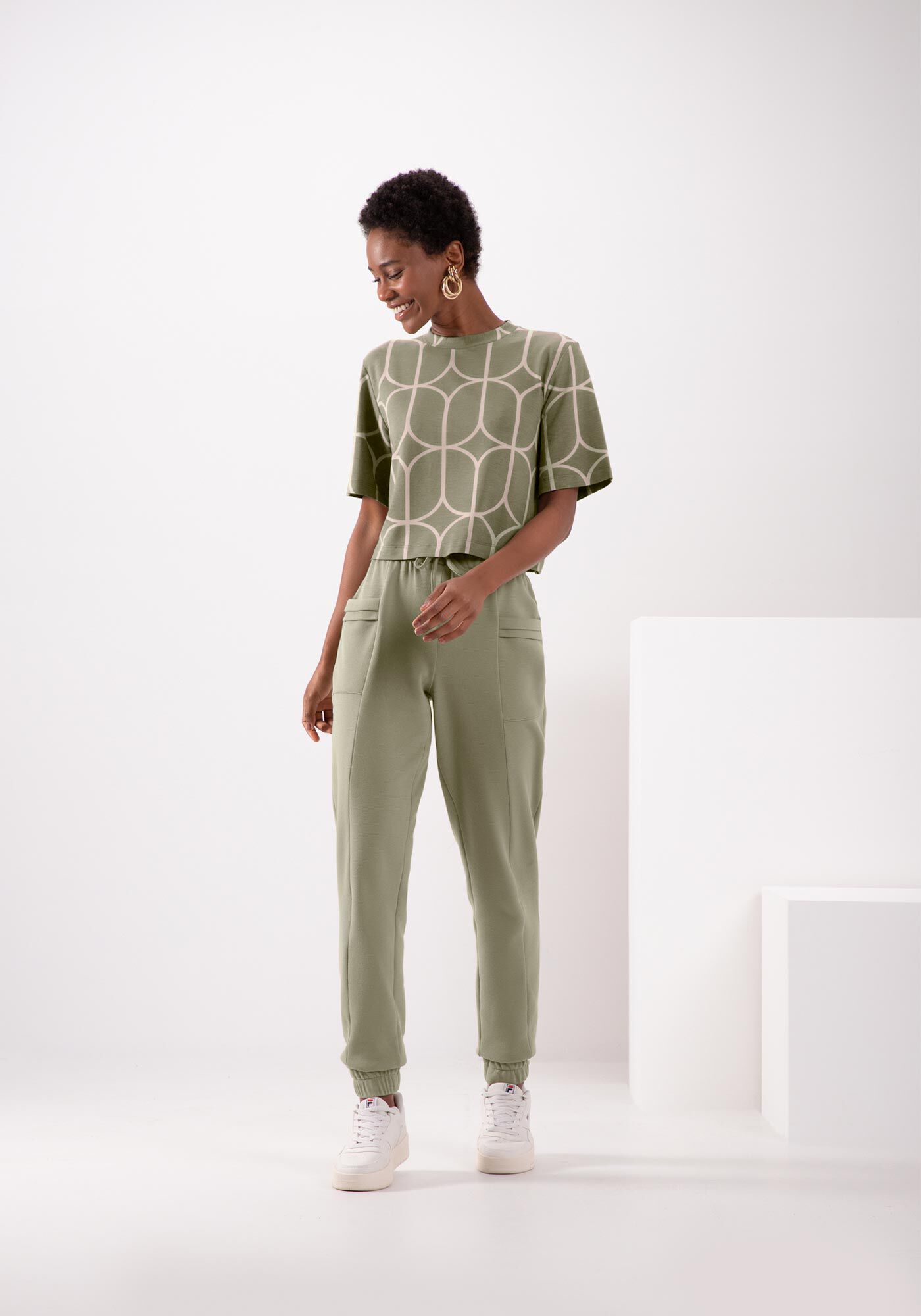 Blusa Cropped Estampada De Mangas Curtas Com Gola Redonda, ABRIGO VERDE, large.