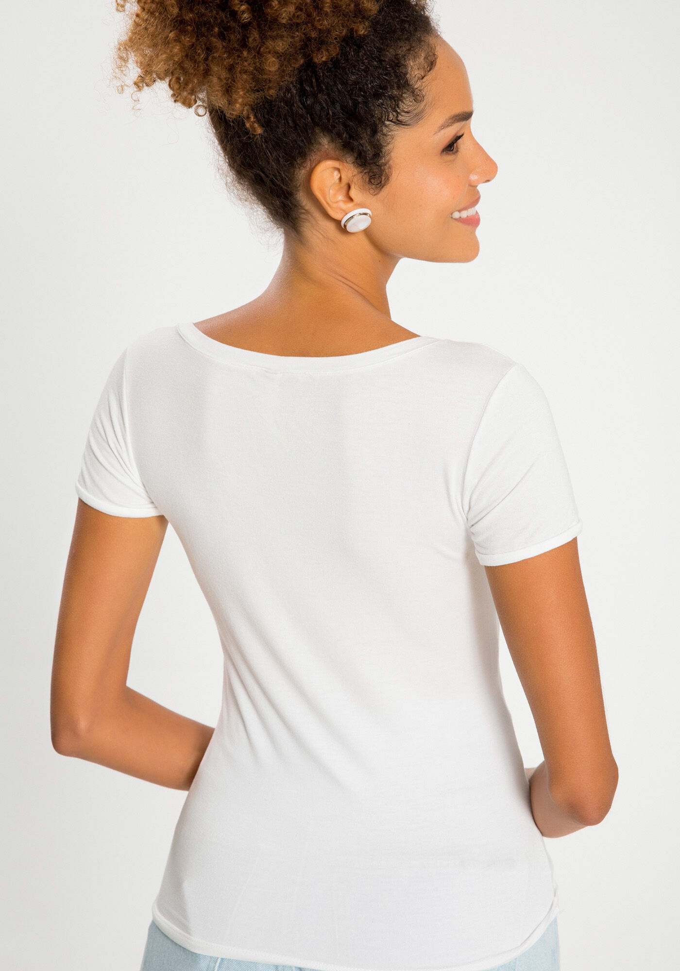Blusa B&aacute;sica Lisa De Mangas Curtas Em Malha De Viscose, BRANCO, large.