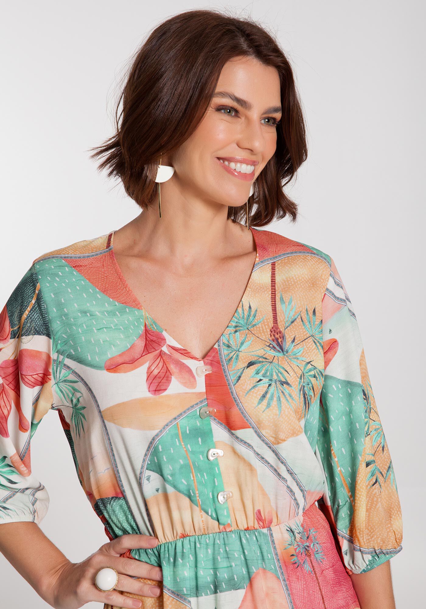 Vestido estampado com botoes na frente shop
