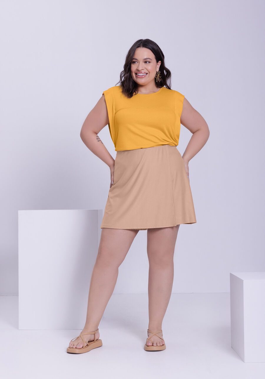 Shorts Saia Plus Size em Malha Crepe com Recorte Sobreposto, BEGE WOOL. Shorts Saia Plus Size em Malha Crepe com Recorte Sobreposto, BEGE WOOL, large.