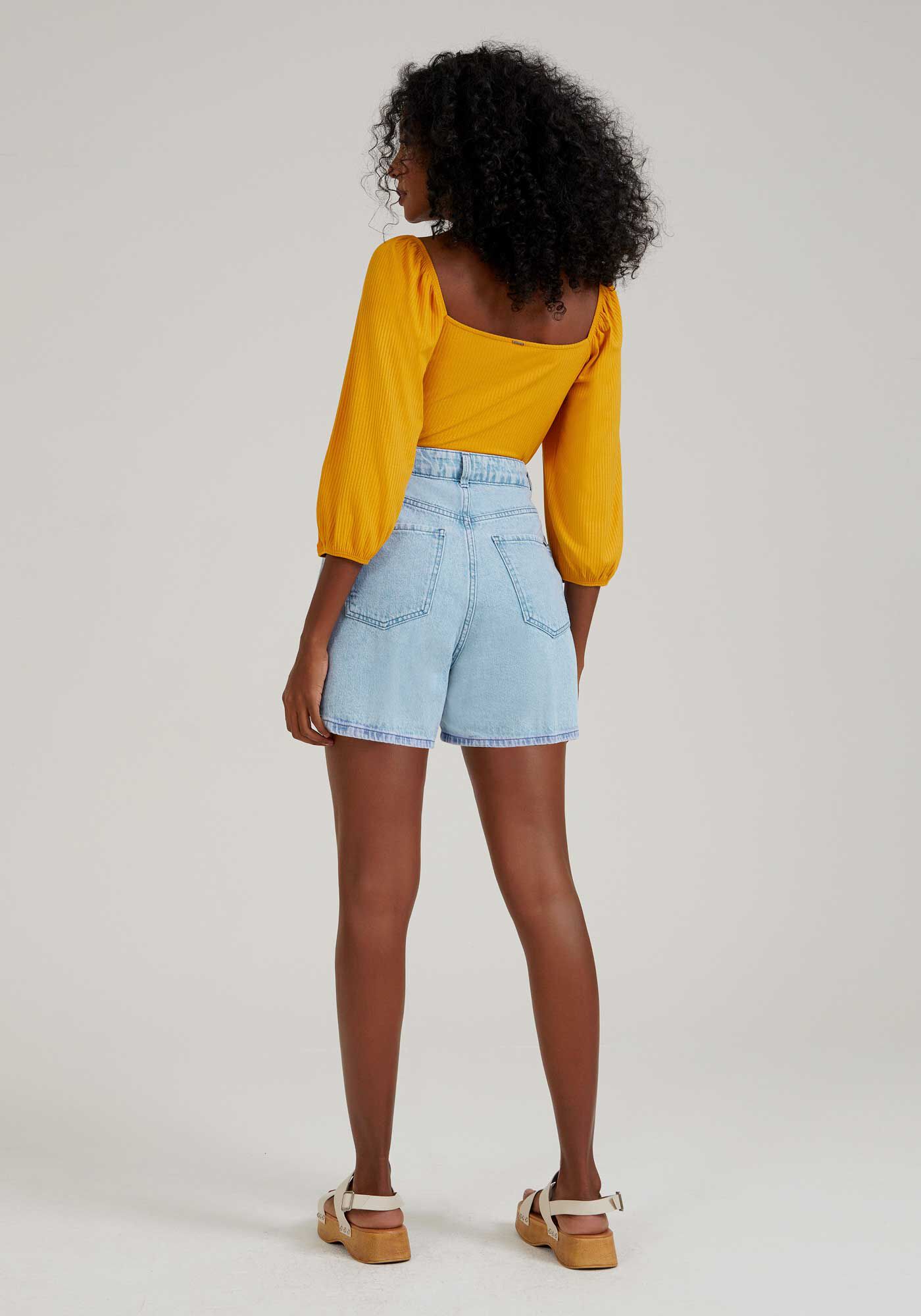 Shorts Jeans Mommy Claro com Cintura Alta, JEANS, large.