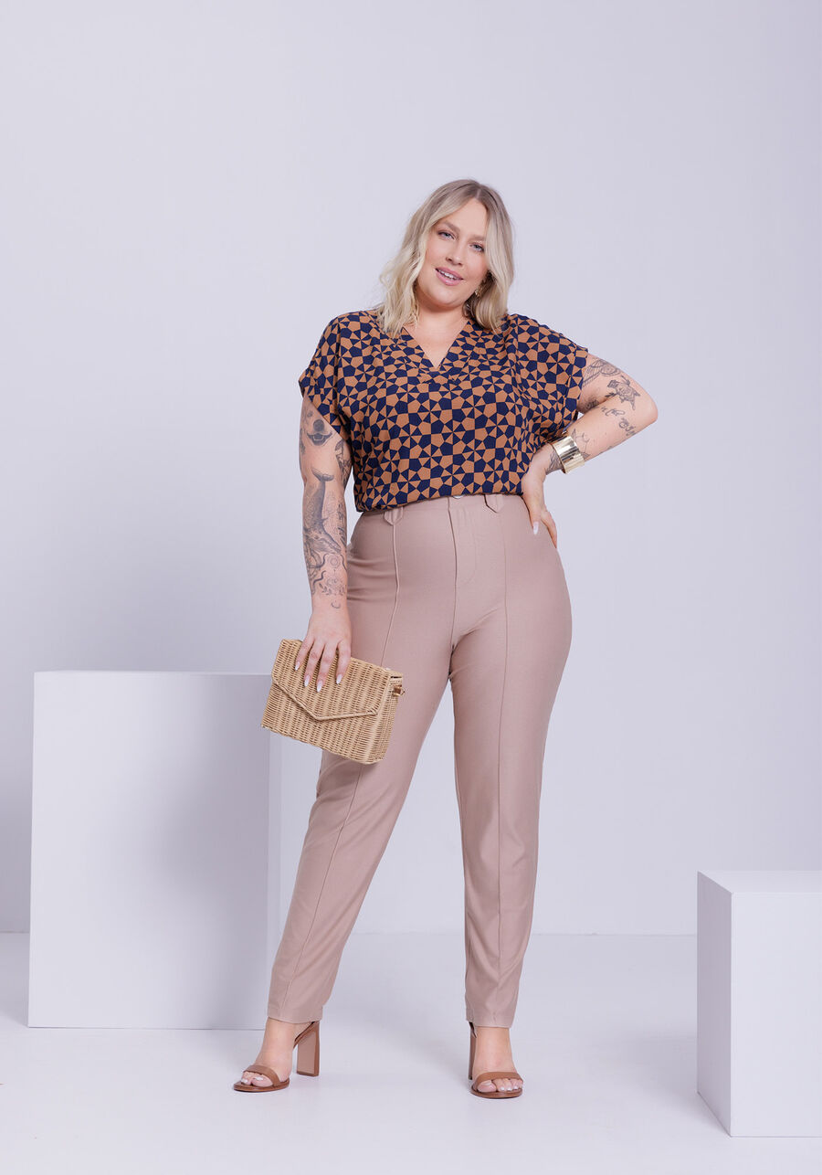 Blusa Plus Size Estampada em Viscose com Decote V, . Blusa Plus Size Estampada em Viscose com Decote V, , large.