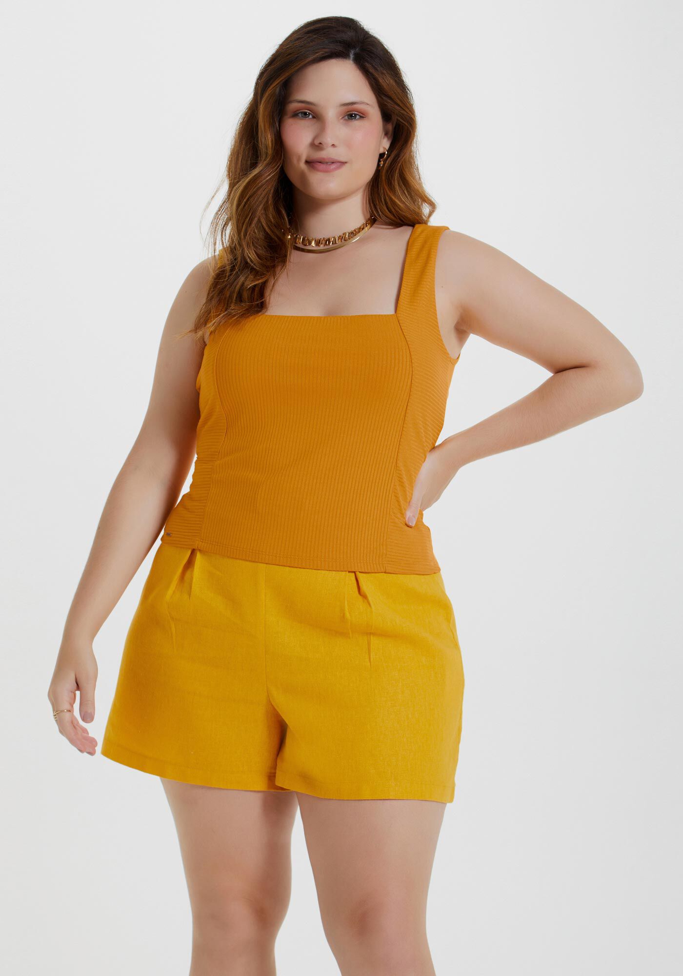 Shorts Plus Size em Linho com El&aacute;stico e Cinto, AMARELO GAMUZA, large.