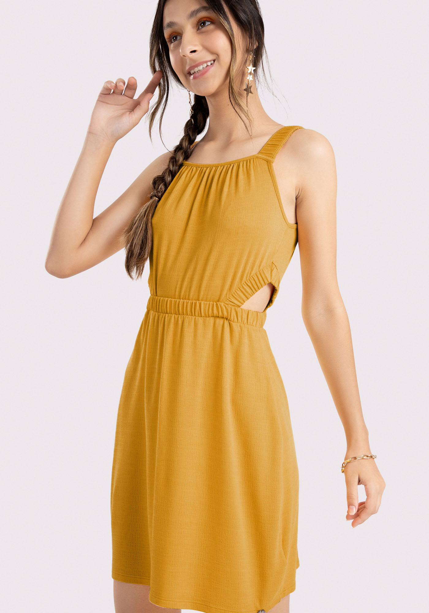 Vestido curto com shop abertura na cintura