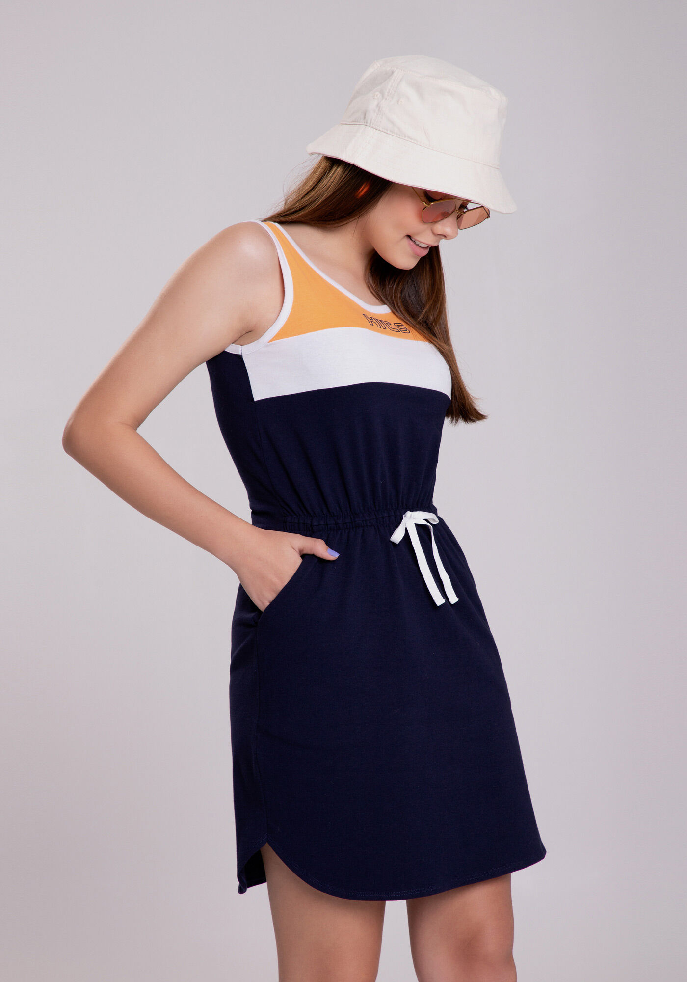 Vestido curto acinturado new arrivals