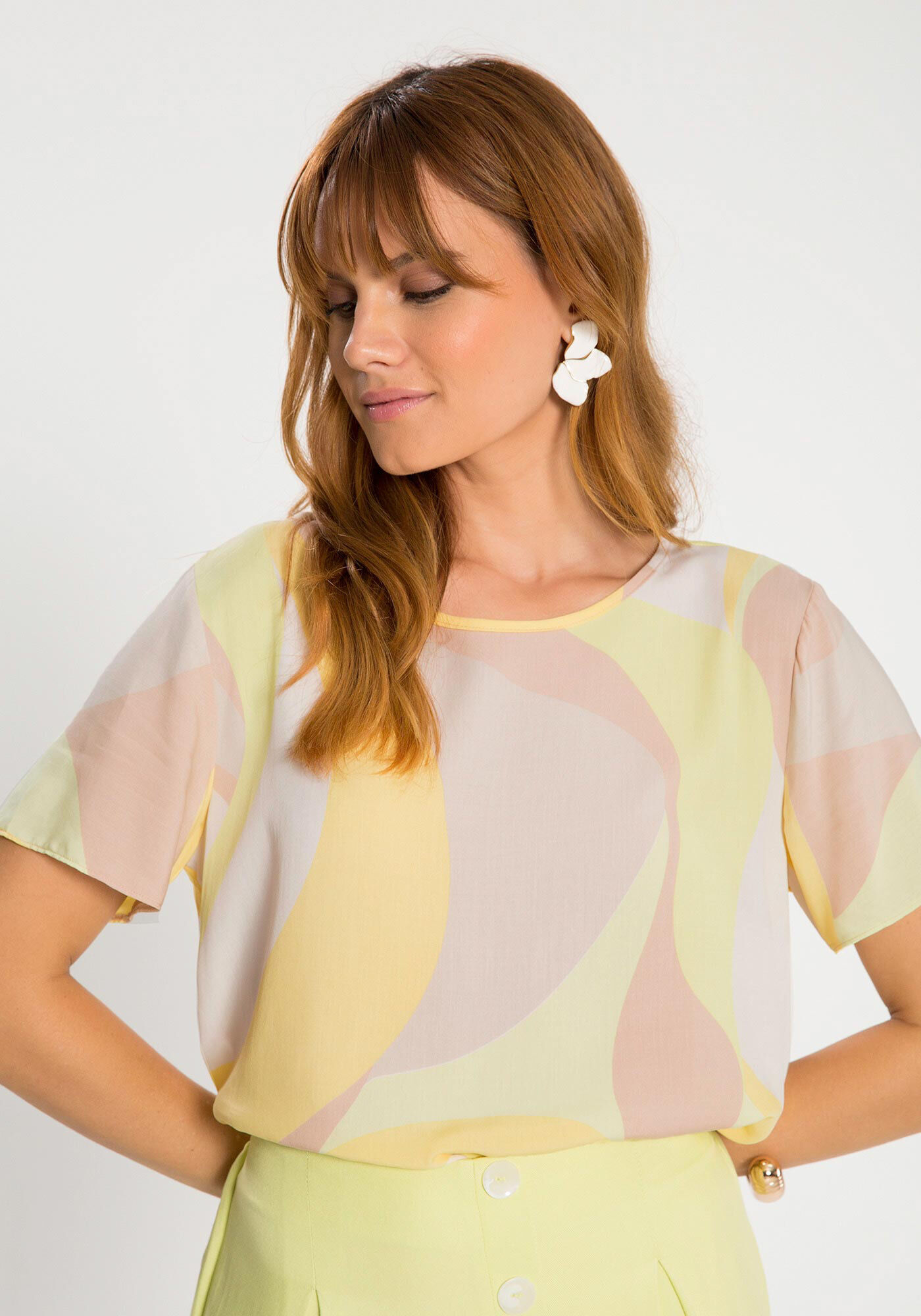 Blusa Manga Curta em Viscose Estampada, AREIA BEGE, large.
