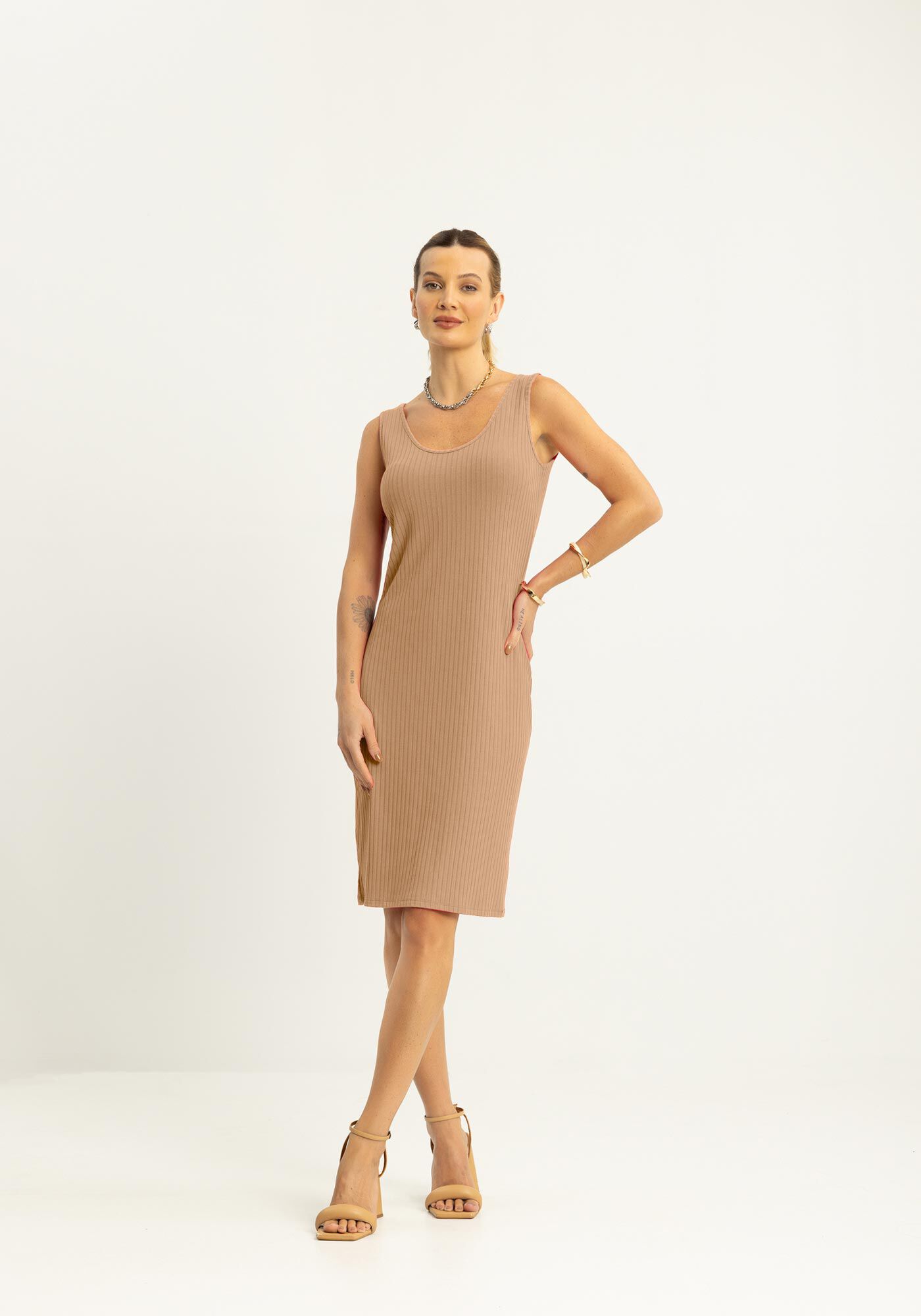 Vestido Curto B&aacute;sico Com Decote Redondo Em Malha Canelada, , large.