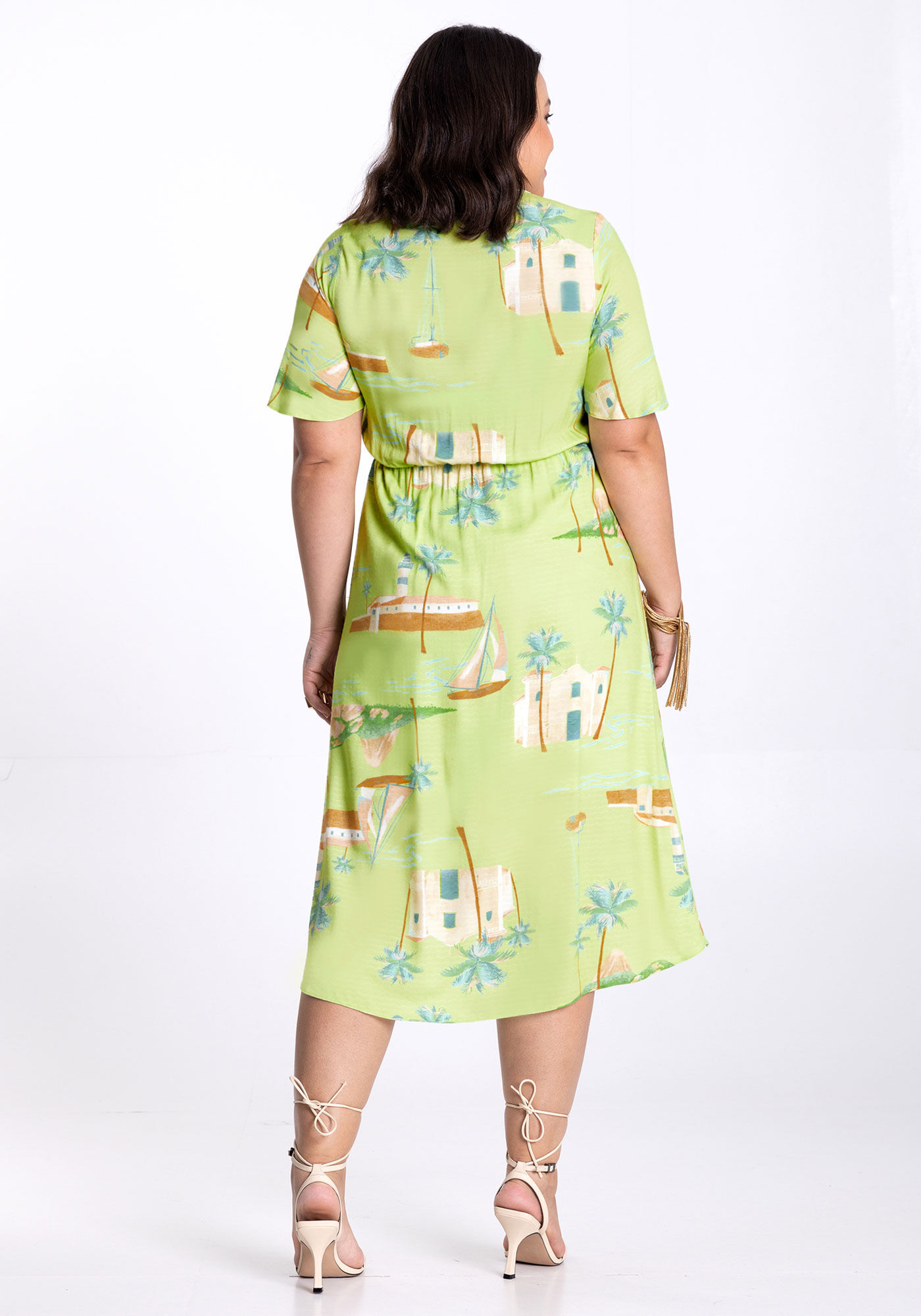 Vestido plus size floral com decote hotsell em v