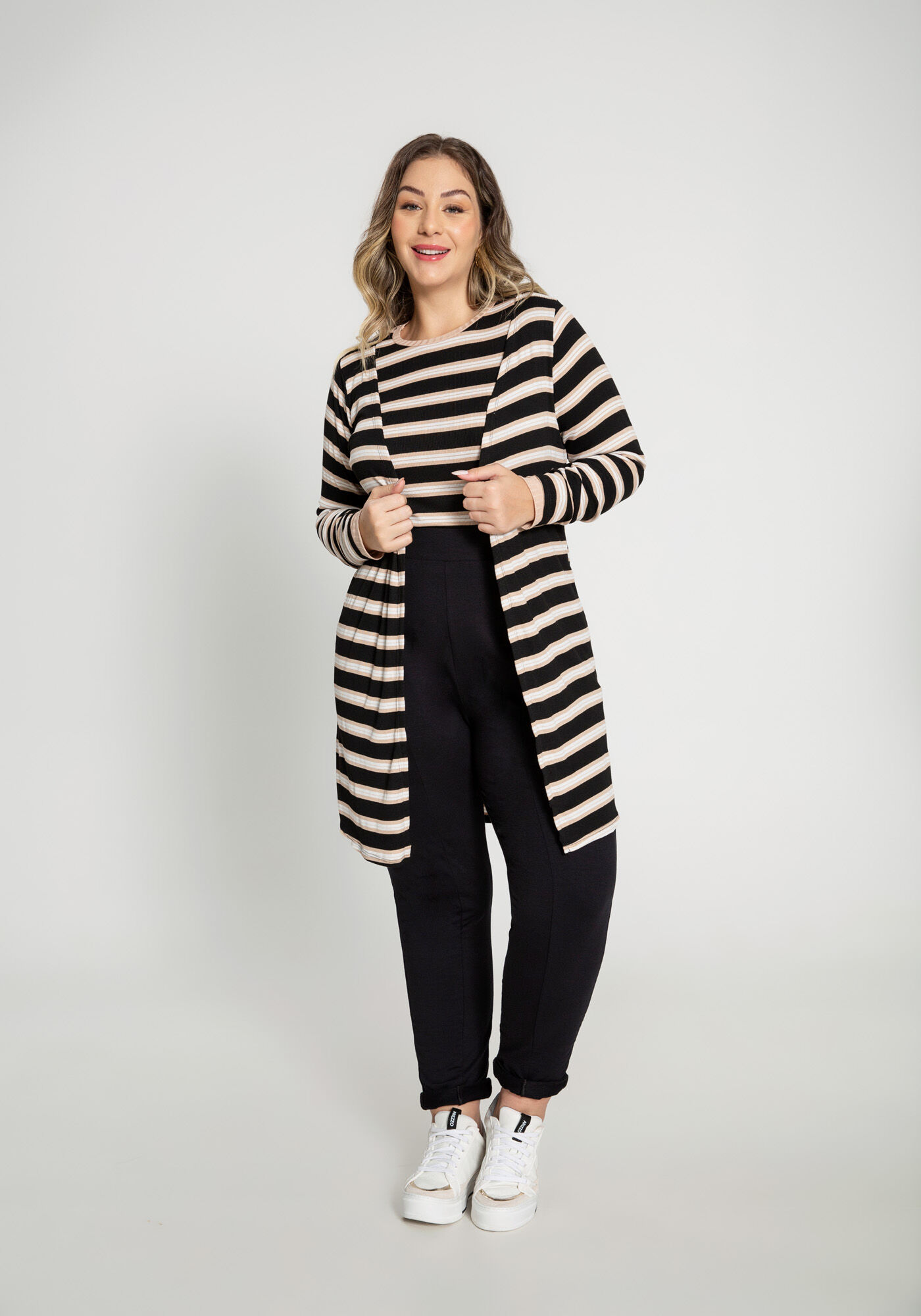Vestido listrado com sales cardigan
