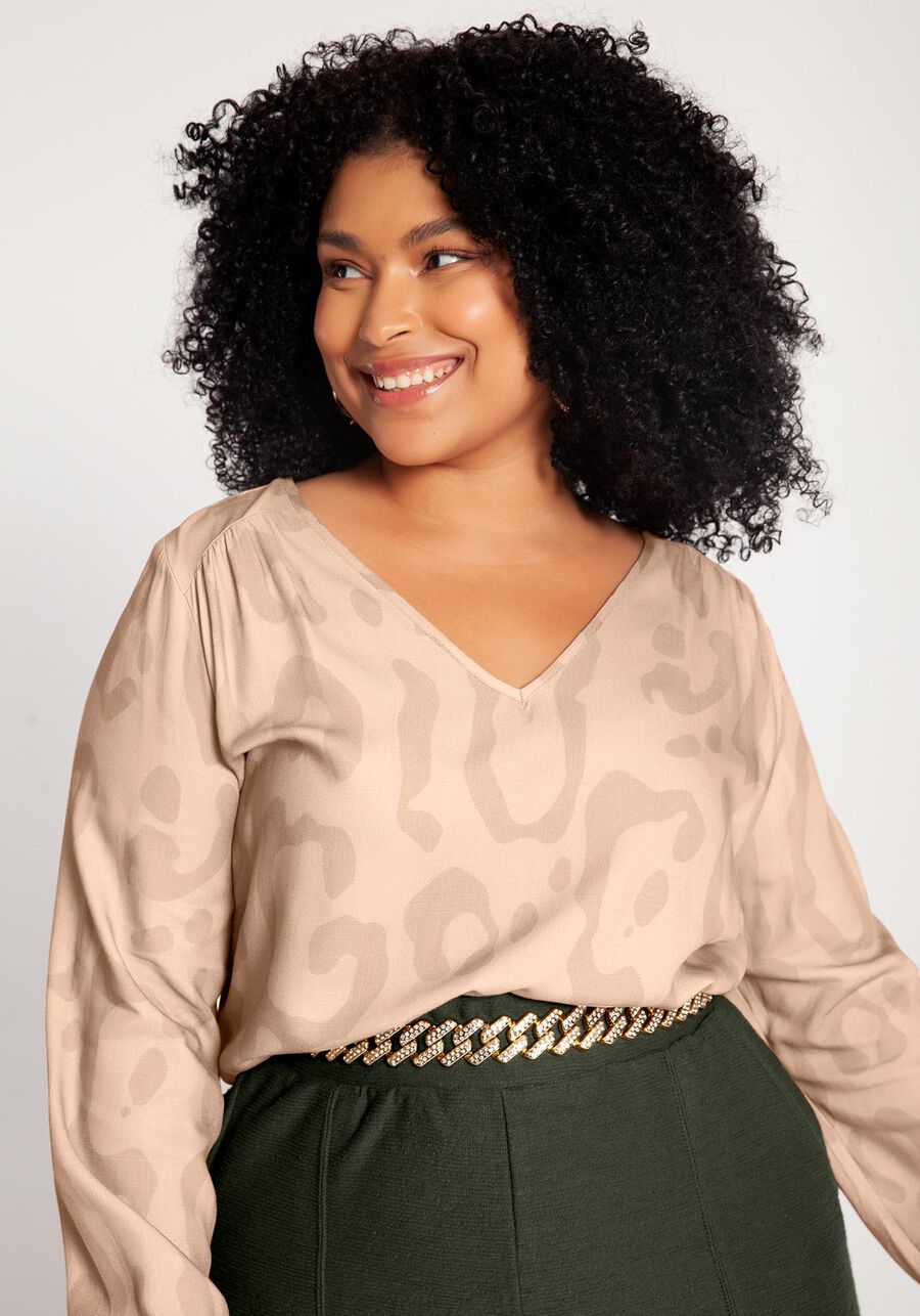 Blusa Plus Size em Viscose com Comprimento Mullet, . Blusa Plus Size em Viscose com Comprimento Mullet, , large.