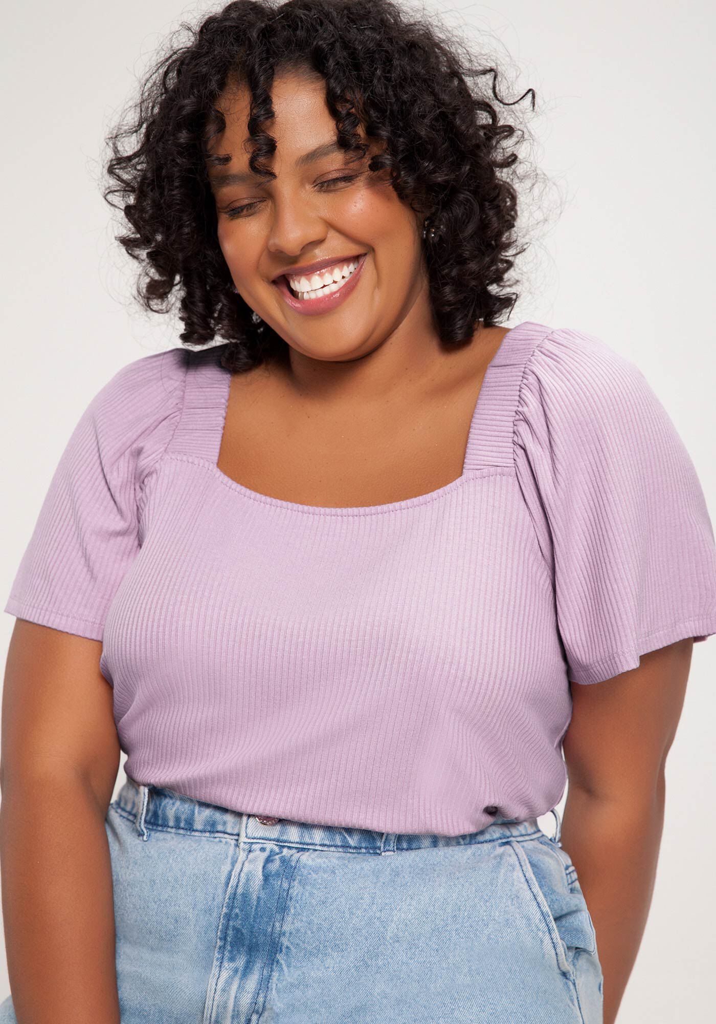 Blusas plus size em promoção 2025