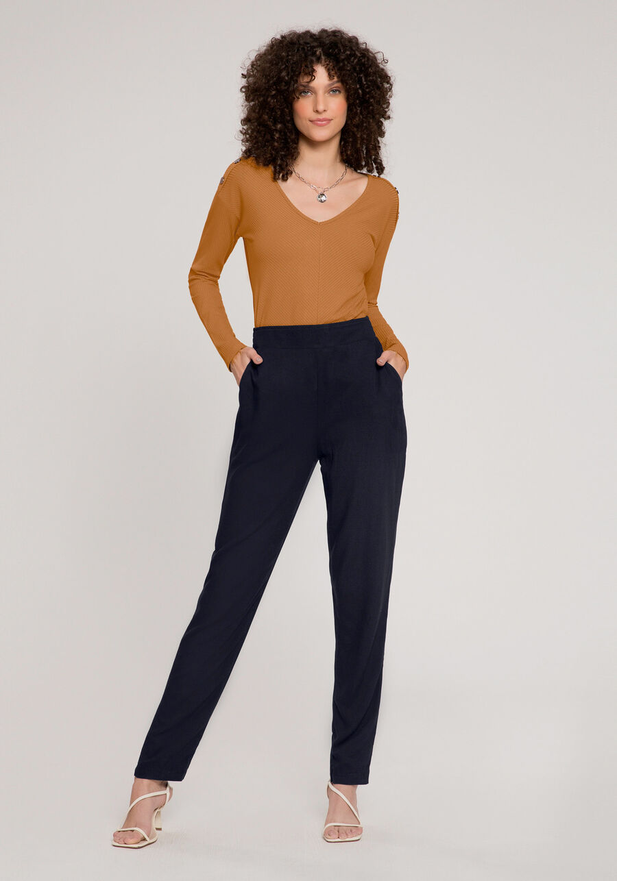 Calça Reta em Viscose com Bolsos, MARINHO IMPERIO. Calça Reta em Viscose com Bolsos, MARINHO IMPERIO, large.