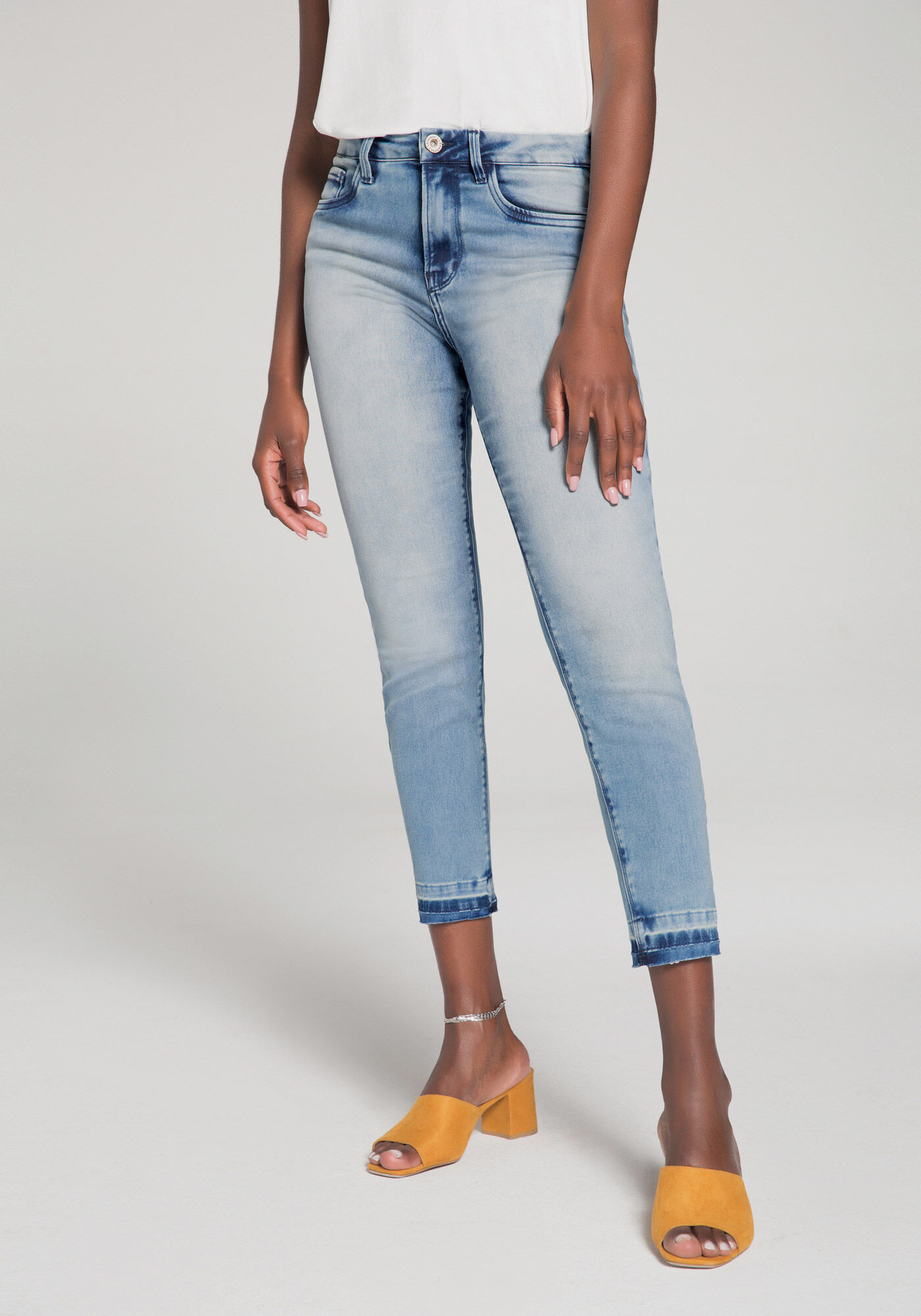 Calça jeans sale cor de pele