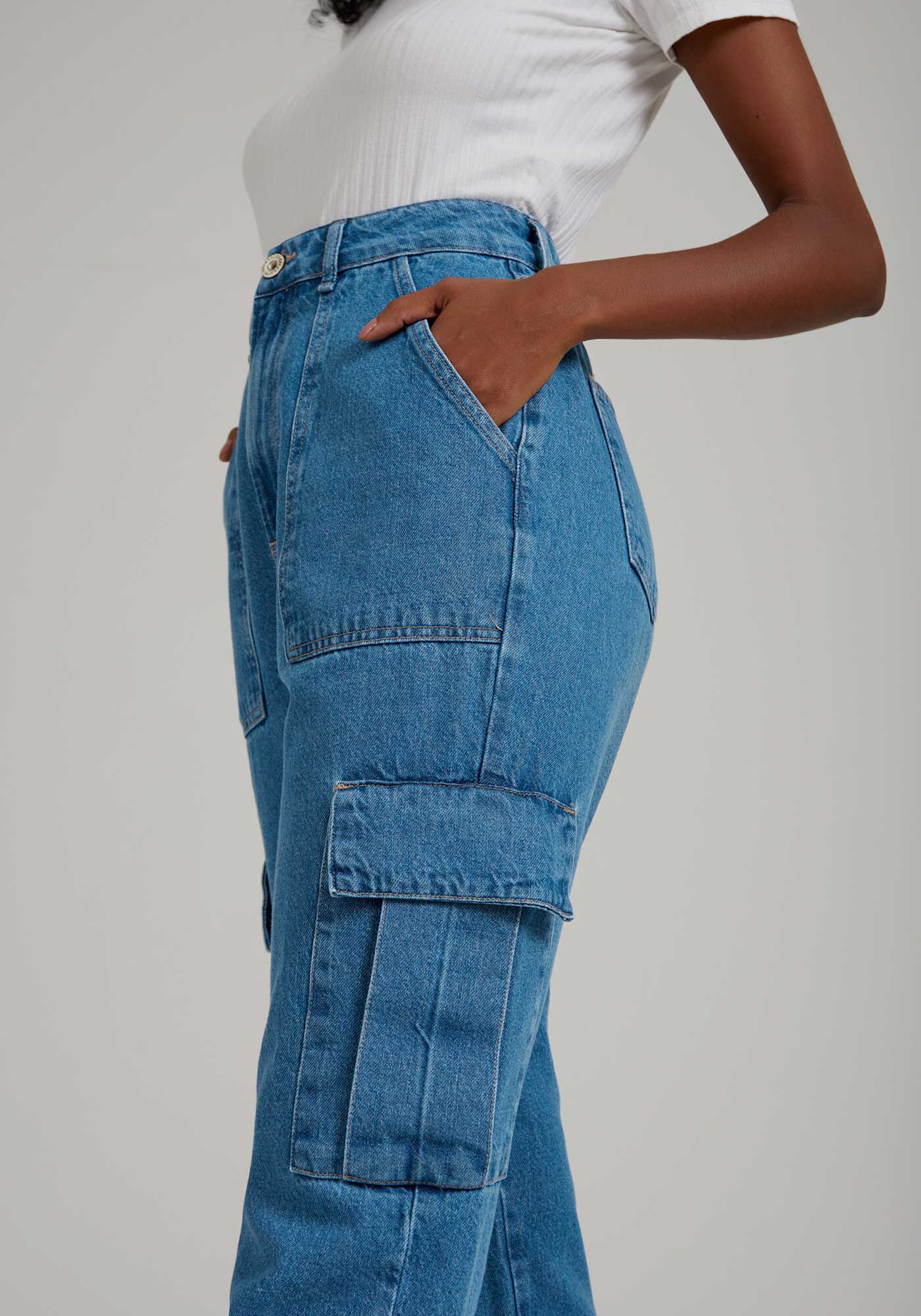 Calças jeans com bolsos nas 2024 pernas