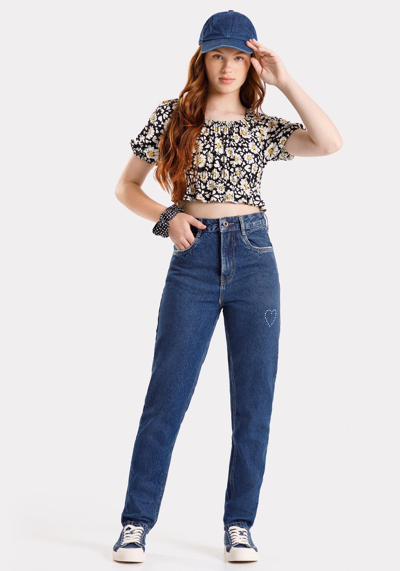 Cal&ccedil;a Jeans Mom Cintura Alta com Strass Cora&ccedil;&atilde;o, JEANS ESCURO, large.