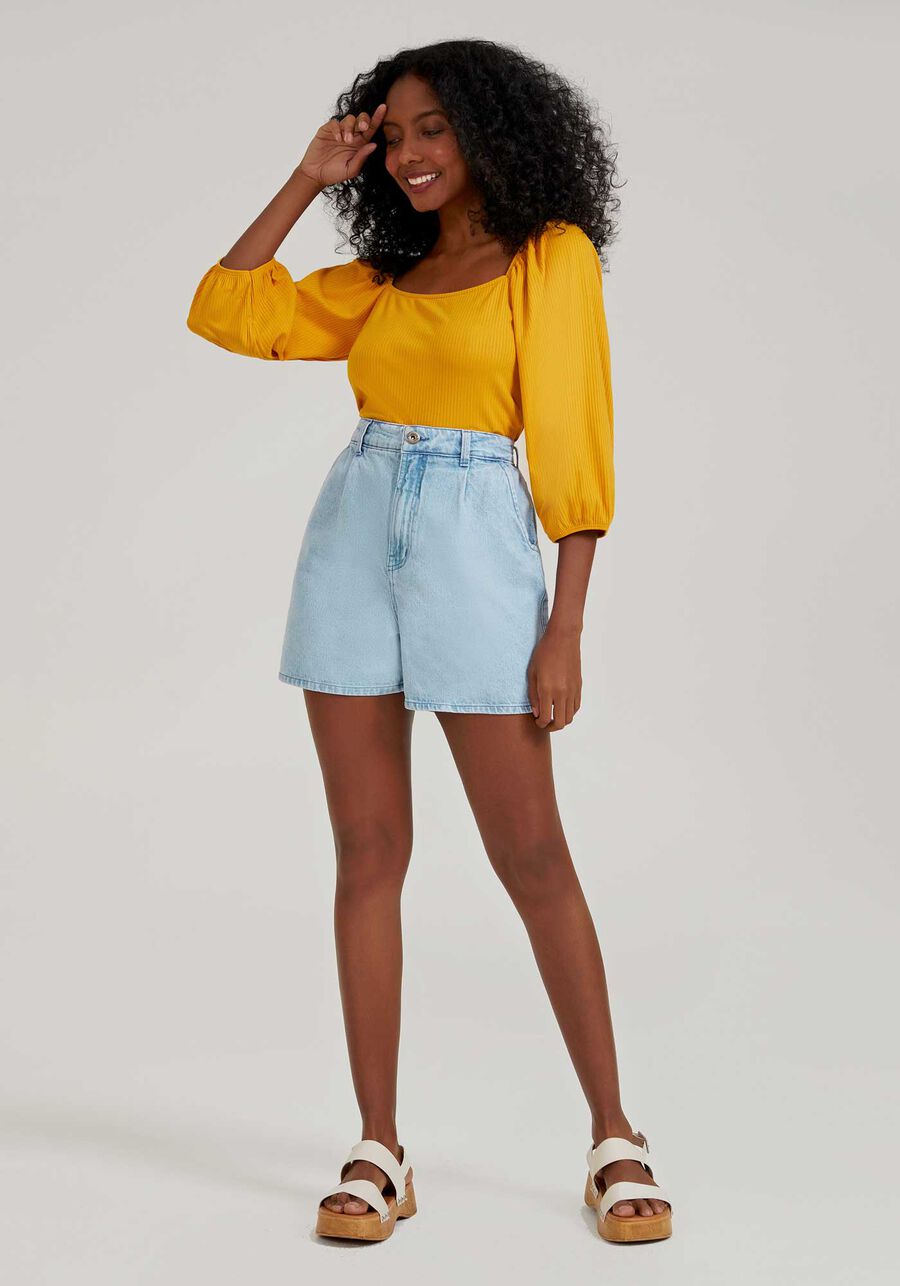 Shorts Jeans Mommy Claro com Cintura Alta, JEANS. Shorts Jeans Mommy Claro com Cintura Alta, JEANS, large.