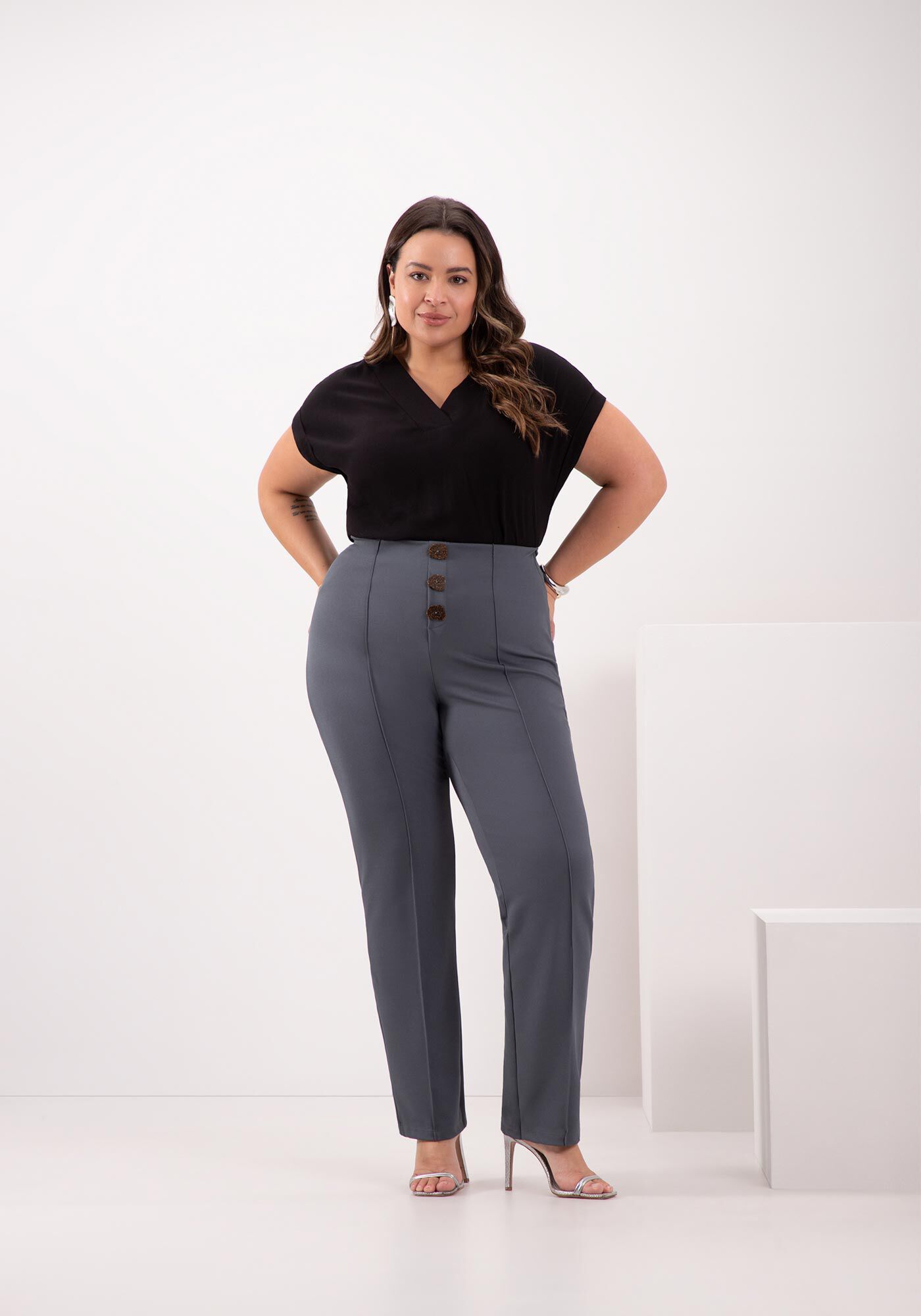 Blusa De Mangas Curtas Com Decote em V Plus Size, PRETO, large.