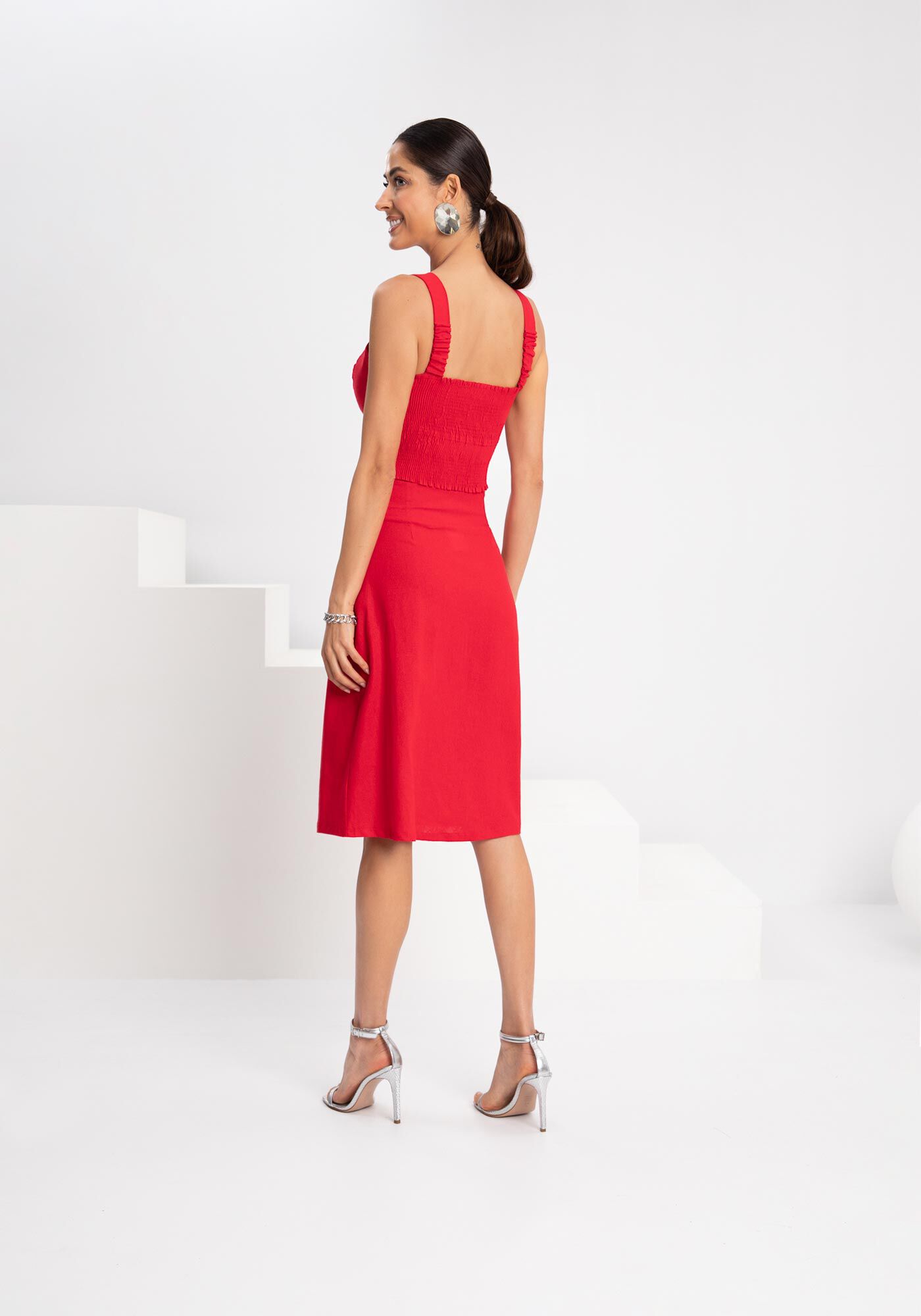 Saia Midi Com Fenda Lateral E Z&iacute;per Invis&iacute;vel Tecido Linho, VERMELHO STRAWBERRY, large.