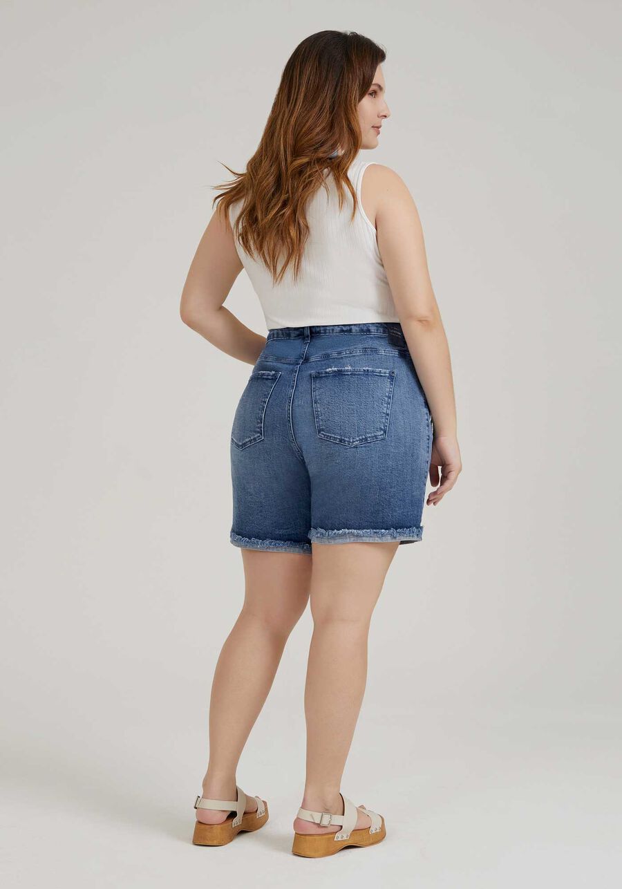 Bermuda Jeans Boyfriend Plus Size com Lenço, JEANS. Bermuda Jeans Boyfriend Plus Size com Lenço, JEANS, large.